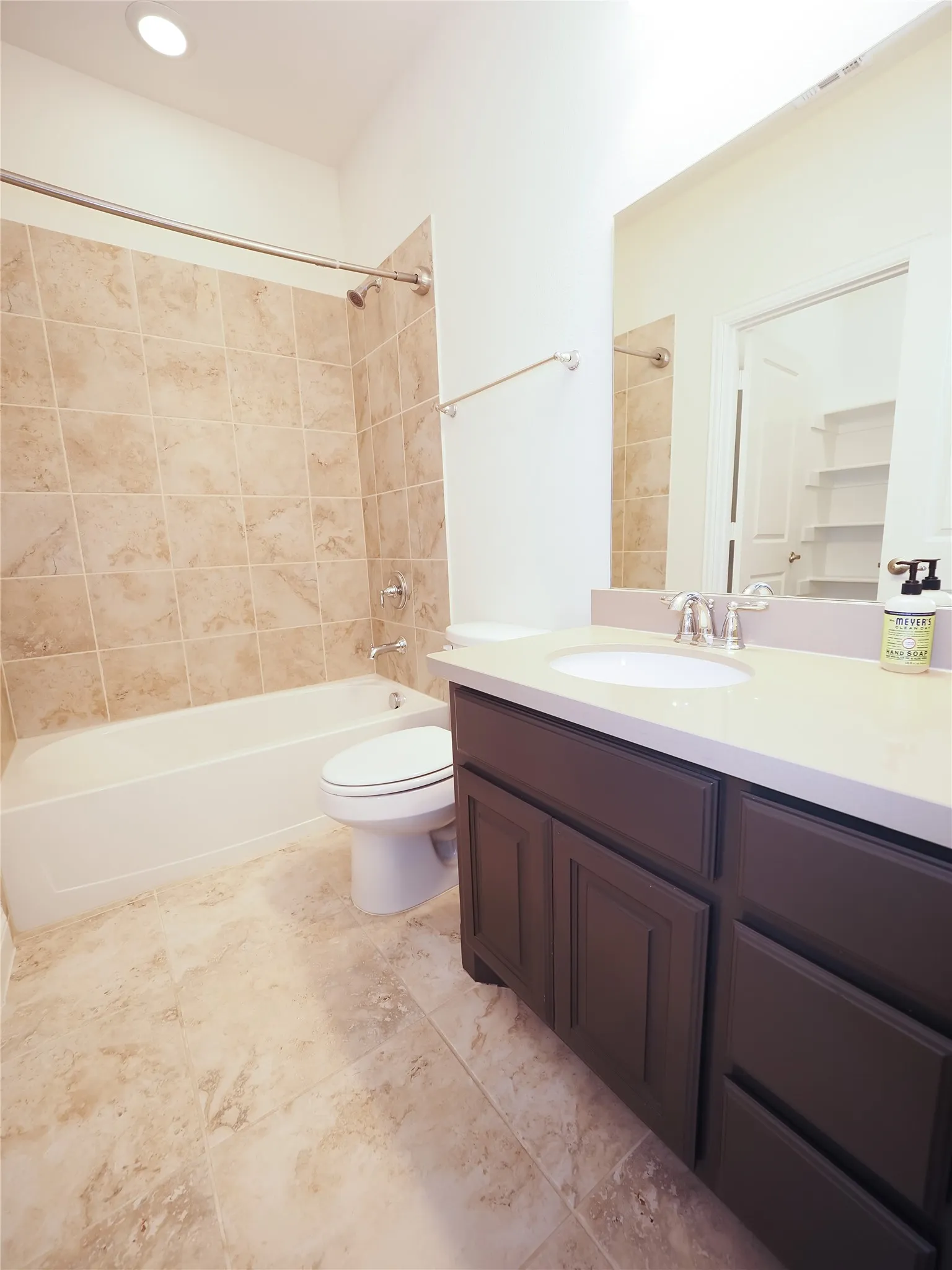 Single Family Residence For Rent in Collin County , 6900 Royal Liverpool Drive, Mc Kinney, Texas 75070, 3 Bedroom, 4 Bathroom, 2 Garage spaces, 2,471 Sqft, built in 2017, mls#21349662, Real Estate Agent in Mc Kinney, Homes For Rent in Collin county, Homes For Rent in Mc Kinney, Realtor in Mc Kinney Texas, Real Estate Brokerage Independent Realty Texas, Luminita Cordes Realtor