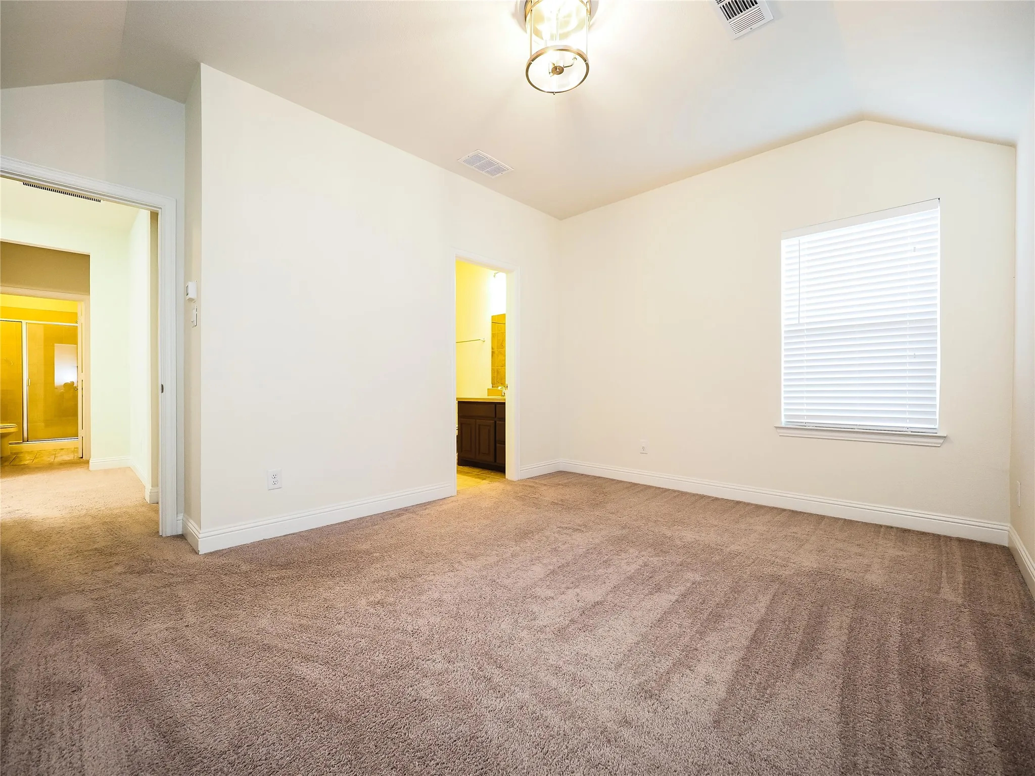 Single Family Residence For Rent in Collin County , 6900 Royal Liverpool Drive, Mc Kinney, Texas 75070, 3 Bedroom, 4 Bathroom, 2 Garage spaces, 2,471 Sqft, built in 2017, mls#21349662, Real Estate Agent in Mc Kinney, Homes For Rent in Collin county, Homes For Rent in Mc Kinney, Realtor in Mc Kinney Texas, Real Estate Brokerage Independent Realty Texas, Luminita Cordes Realtor