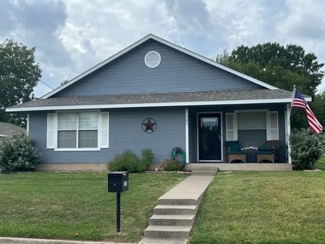 Single Family Residence For Rent in Grayson County , 105 Church Street, Whitesboro, Texas 76273, 3 Bedroom, 2 Bathroom, Garage spaces, 1,147 Sqft, built in 2002, mls#21348801, Real Estate Agent in Whitesboro, Homes For Rent in Grayson county, Homes For Rent in Whitesboro, Realtor in Whitesboro Texas, Real Estate Brokerage Independent Realty Texas, Luminita Cordes Realtor
