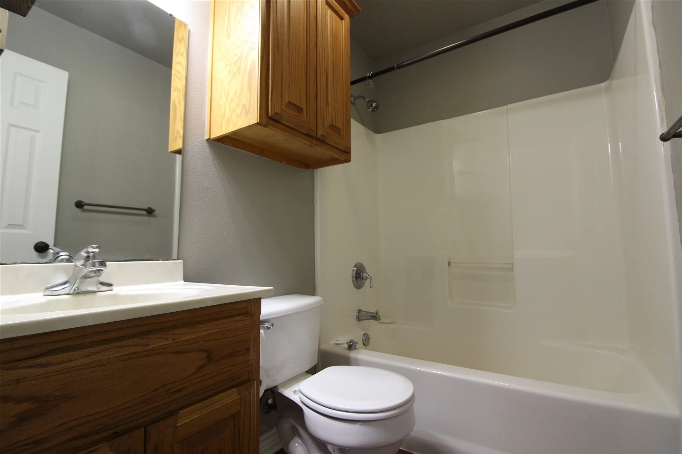 Single Family Residence For Rent in Grayson County , 105 Church Street, Whitesboro, Texas 76273, 3 Bedroom, 2 Bathroom, Garage spaces, 1,147 Sqft, built in 2002, mls#21348801, Real Estate Agent in Whitesboro, Homes For Rent in Grayson county, Homes For Rent in Whitesboro, Realtor in Whitesboro Texas, Real Estate Brokerage Independent Realty Texas, Luminita Cordes Realtor