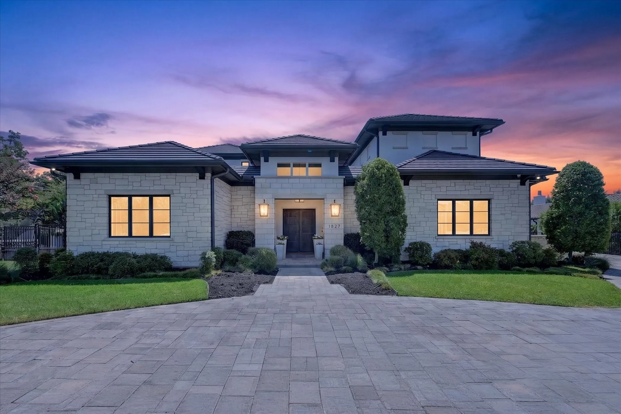 Single Family Residence For Sale in Tarrant County , 1827 Seville Cove, Westlake, Texas 76262, 4 Bedroom, 6 Bathroom, 4 Garage spaces, 6,569 Sqft, built in 2017, mls#21344166, Real Estate Agent in Westlake, Homes For Sale in Tarrant county, Homes For Sale in Westlake, Realtor in Westlake Texas, Real Estate Brokerage Independent Realty Texas, Luminita Cordes Realtor