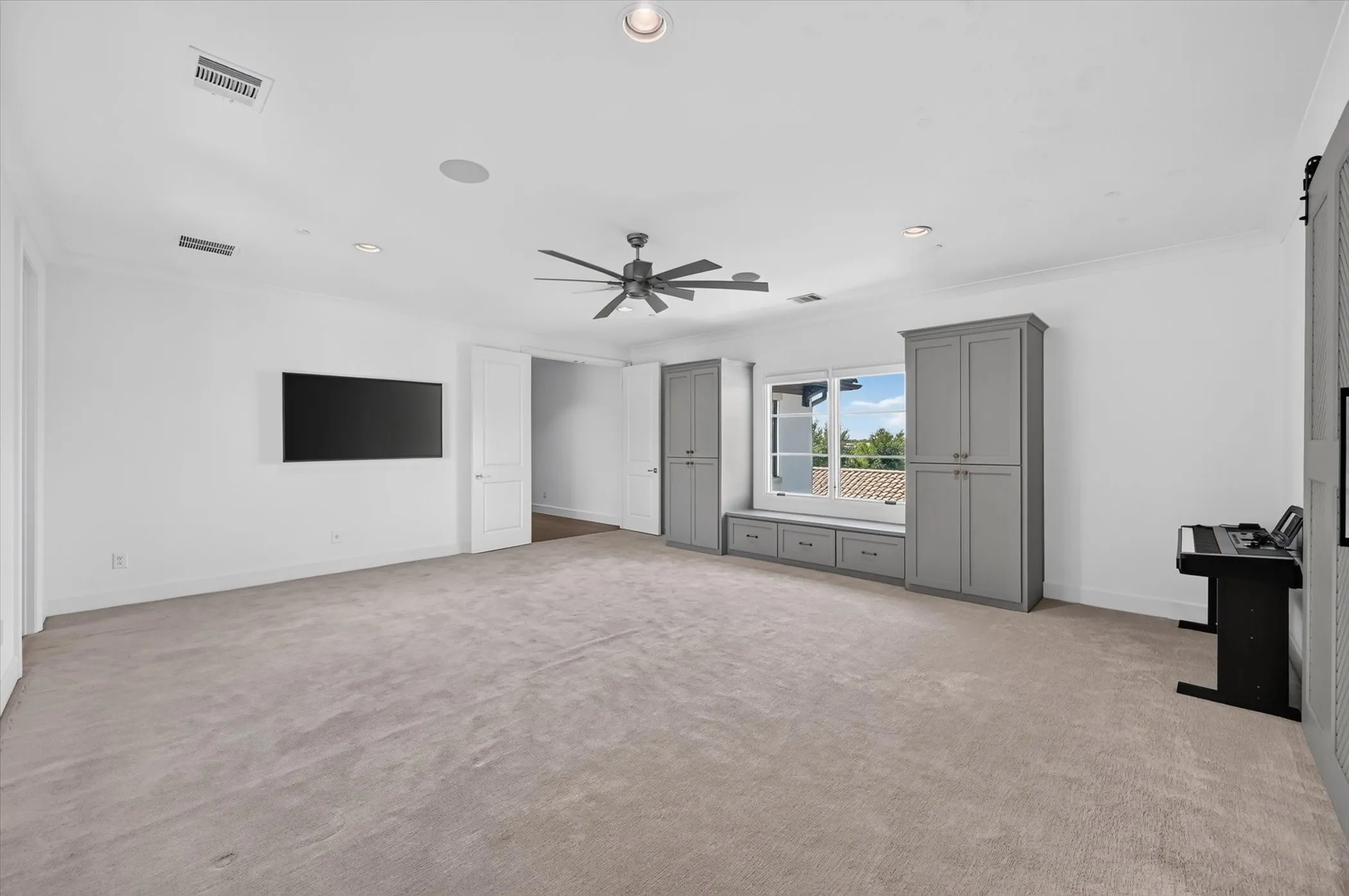 Single Family Residence For Sale in Tarrant County , 1827 Seville Cove, Westlake, Texas 76262, 4 Bedroom, 6 Bathroom, 4 Garage spaces, 6,569 Sqft, built in 2017, mls#21344166, Real Estate Agent in Westlake, Homes For Sale in Tarrant county, Homes For Sale in Westlake, Realtor in Westlake Texas, Real Estate Brokerage Independent Realty Texas, Luminita Cordes Realtor