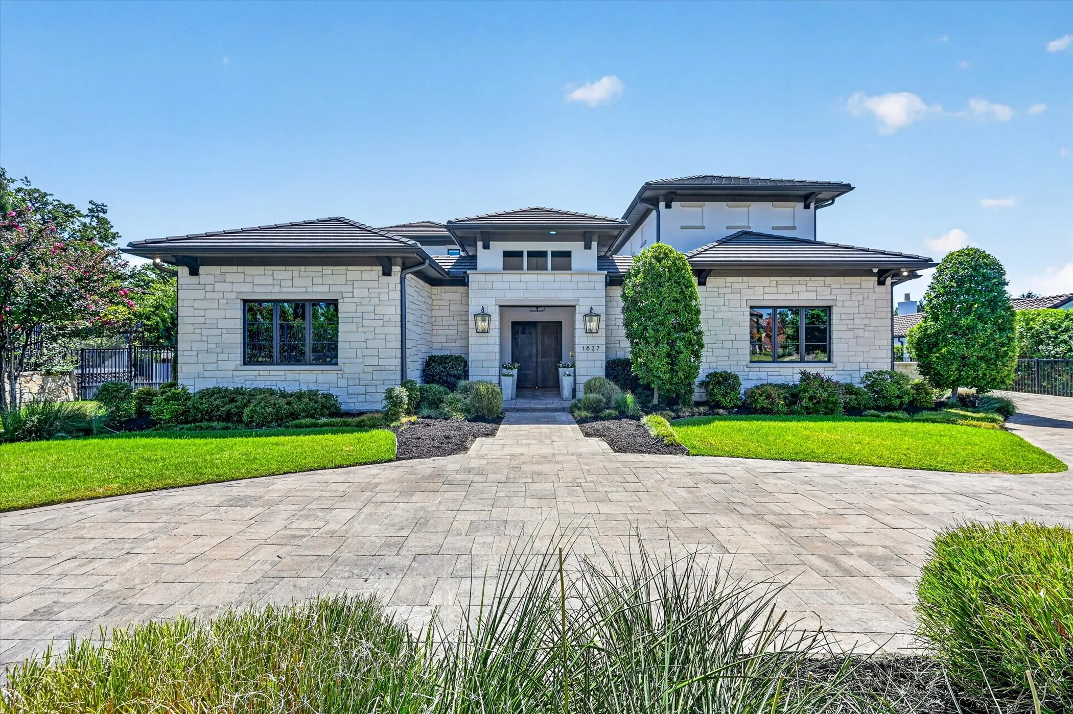 Single Family Residence For Sale in Tarrant County , 1827 Seville Cove, Westlake, Texas 76262, 4 Bedroom, 6 Bathroom, 4 Garage spaces, 6,569 Sqft, built in 2017, mls#21344166, Real Estate Agent in Westlake, Homes For Sale in Tarrant county, Homes For Sale in Westlake, Realtor in Westlake Texas, Real Estate Brokerage Independent Realty Texas, Luminita Cordes Realtor
