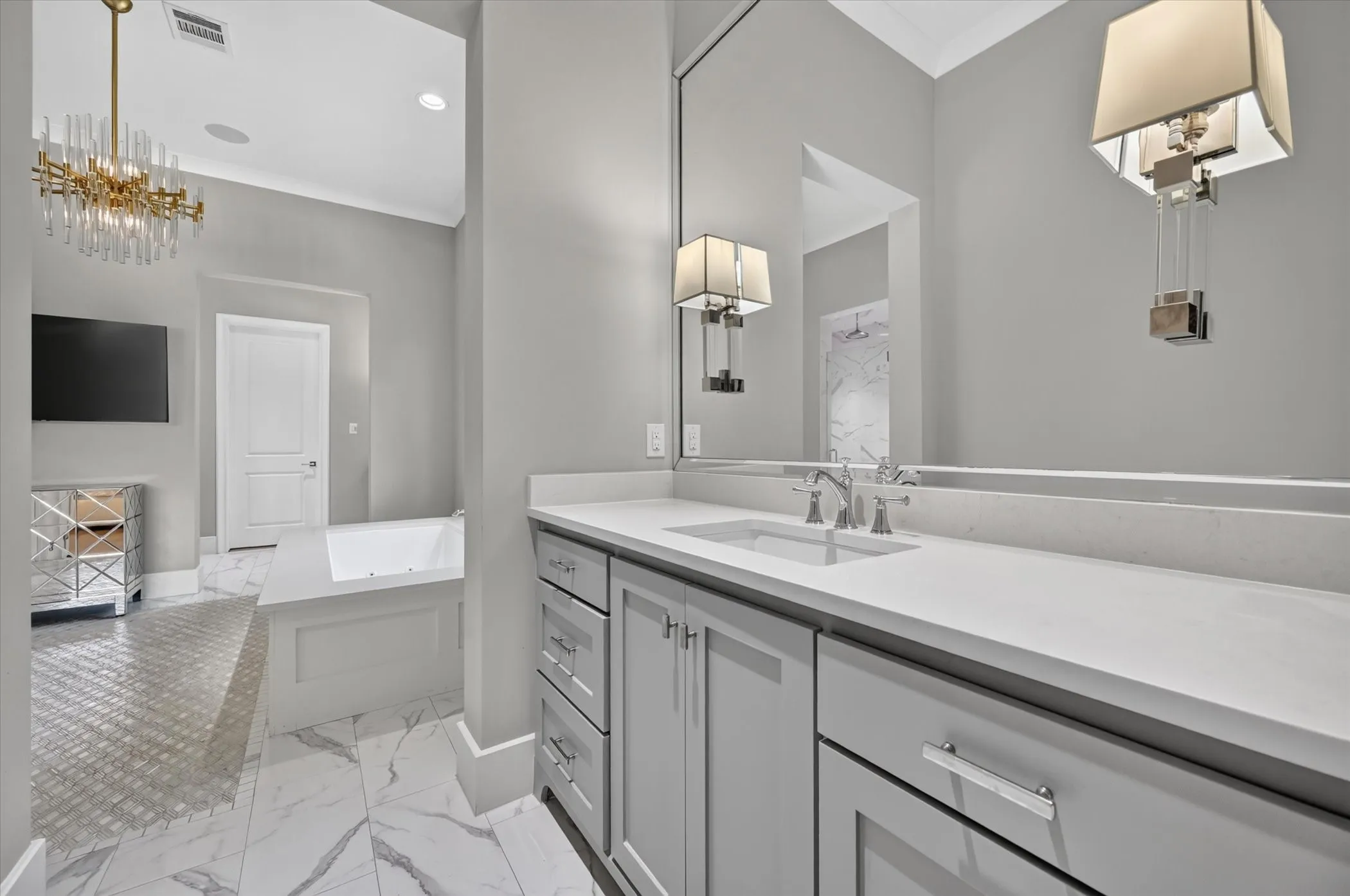 Single Family Residence For Sale in Tarrant County , 1827 Seville Cove, Westlake, Texas 76262, 4 Bedroom, 6 Bathroom, 4 Garage spaces, 6,569 Sqft, built in 2017, mls#21344166, Real Estate Agent in Westlake, Homes For Sale in Tarrant county, Homes For Sale in Westlake, Realtor in Westlake Texas, Real Estate Brokerage Independent Realty Texas, Luminita Cordes Realtor