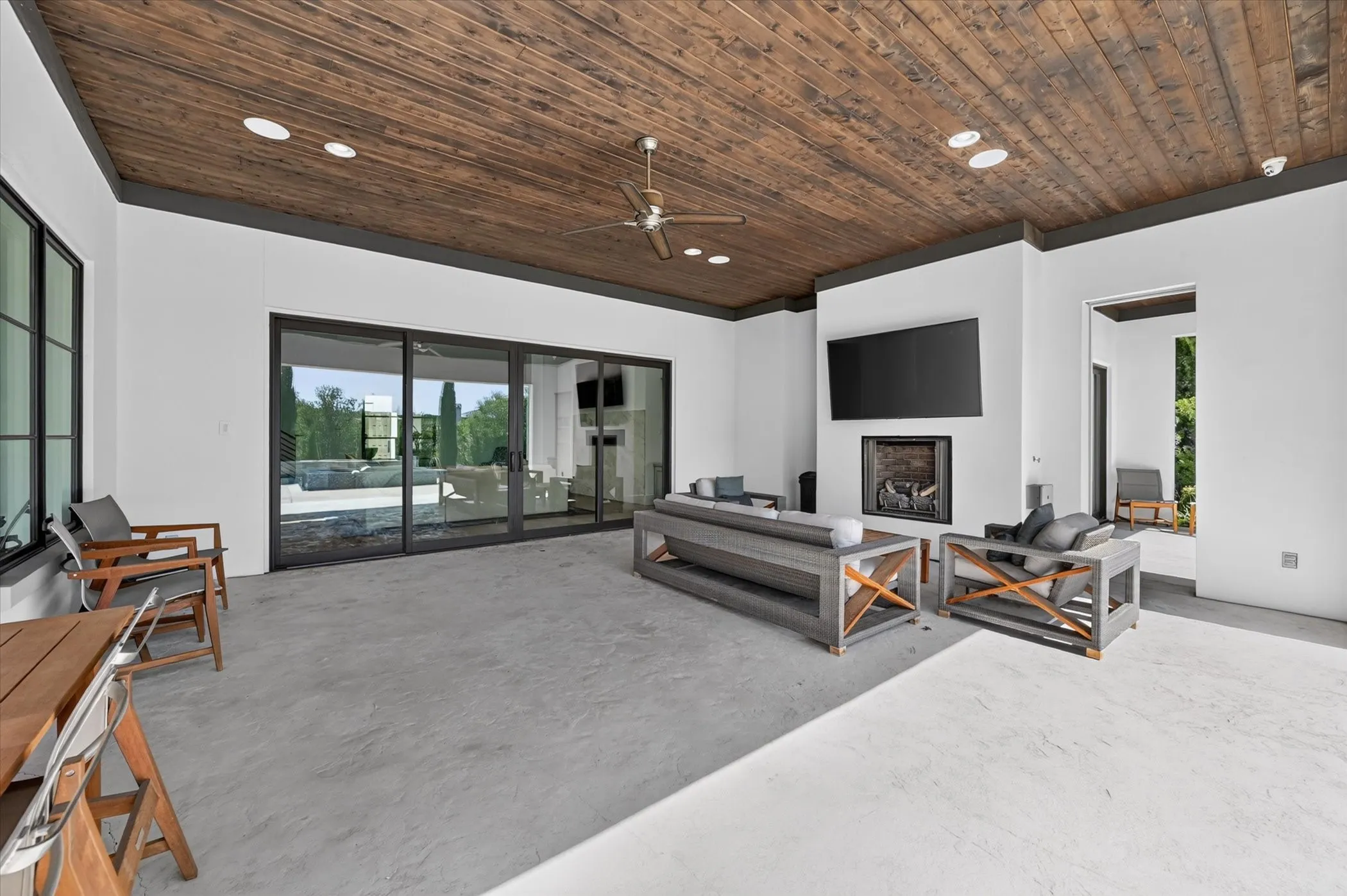 Single Family Residence For Sale in Tarrant County , 1827 Seville Cove, Westlake, Texas 76262, 4 Bedroom, 6 Bathroom, 4 Garage spaces, 6,569 Sqft, built in 2017, mls#21344166, Real Estate Agent in Westlake, Homes For Sale in Tarrant county, Homes For Sale in Westlake, Realtor in Westlake Texas, Real Estate Brokerage Independent Realty Texas, Luminita Cordes Realtor