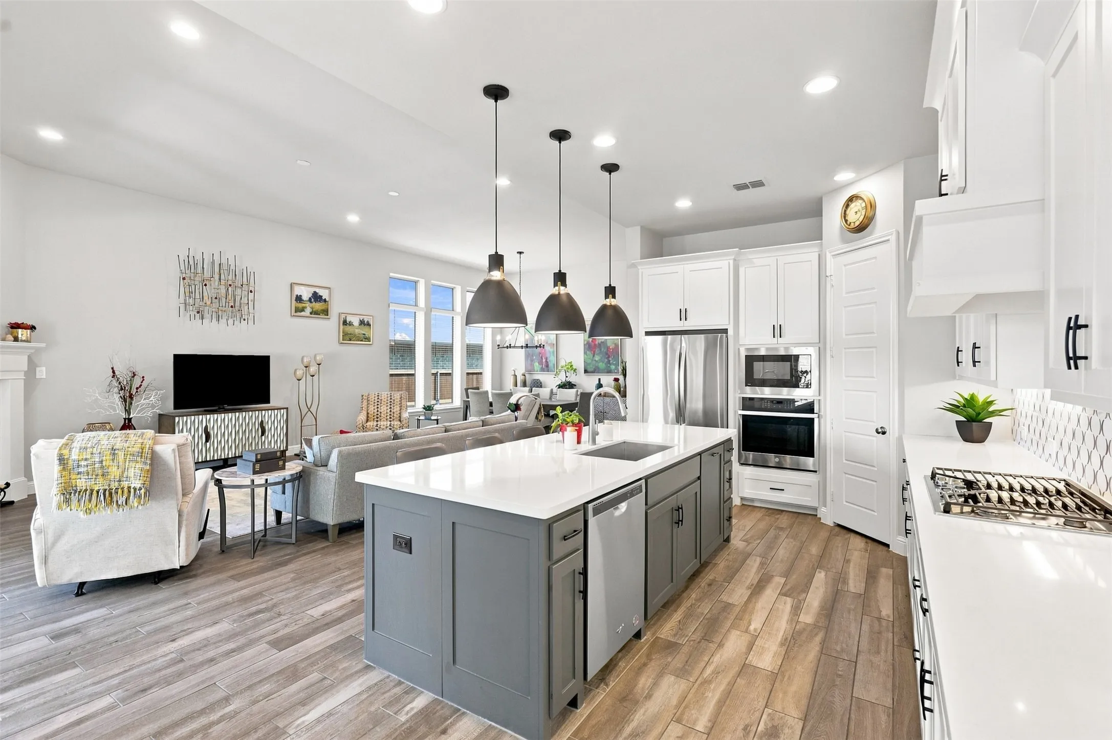 Single Family Residence For Sale in Collin County , 2505 Oxford Street, Melissa, Texas 75454, 4 Bedroom, 4 Bathroom, 3 Garage spaces, 3,004 Sqft, built in 2020, mls#21348251, Real Estate Agent in Melissa, Homes For Sale in Collin county, Homes For Sale in Melissa, Realtor in Melissa Texas, Real Estate Brokerage Independent Realty Texas, Luminita Cordes Realtor