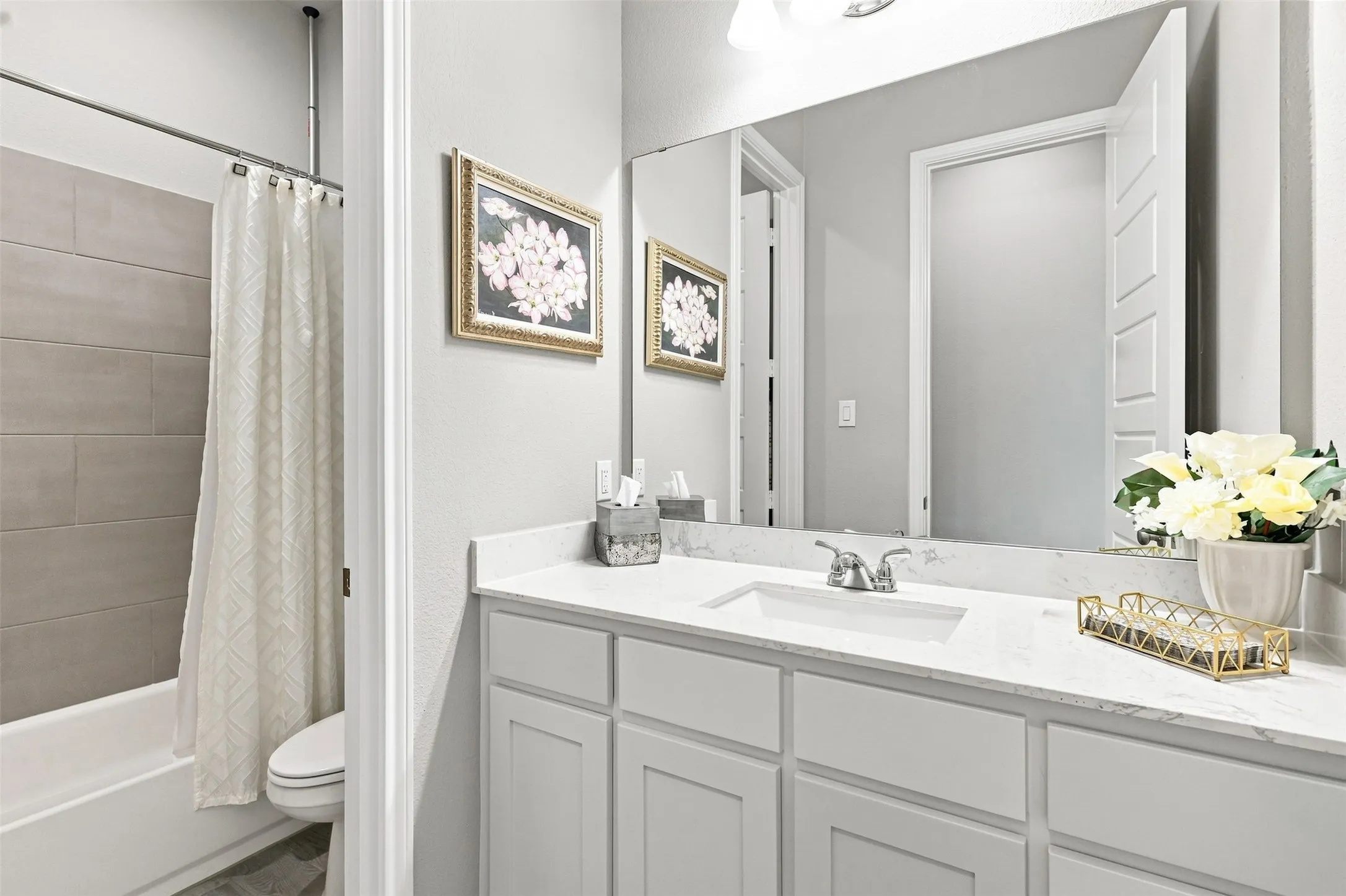 Single Family Residence For Sale in Collin County , 2505 Oxford Street, Melissa, Texas 75454, 4 Bedroom, 4 Bathroom, 3 Garage spaces, 3,004 Sqft, built in 2020, mls#21348251, Real Estate Agent in Melissa, Homes For Sale in Collin county, Homes For Sale in Melissa, Realtor in Melissa Texas, Real Estate Brokerage Independent Realty Texas, Luminita Cordes Realtor