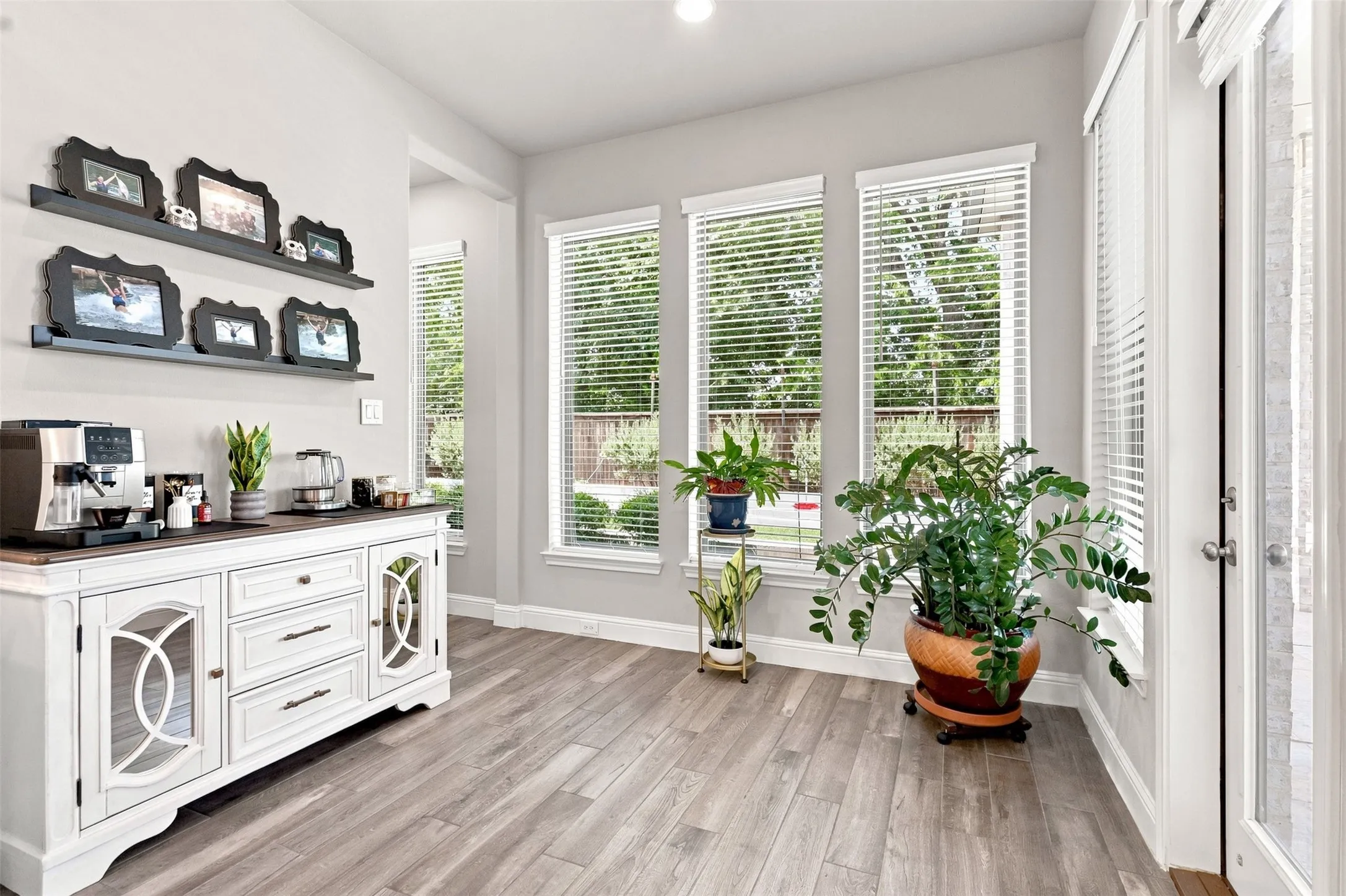 Single Family Residence For Sale in Collin County , 2505 Oxford Street, Melissa, Texas 75454, 4 Bedroom, 4 Bathroom, 3 Garage spaces, 3,004 Sqft, built in 2020, mls#21348251, Real Estate Agent in Melissa, Homes For Sale in Collin county, Homes For Sale in Melissa, Realtor in Melissa Texas, Real Estate Brokerage Independent Realty Texas, Luminita Cordes Realtor