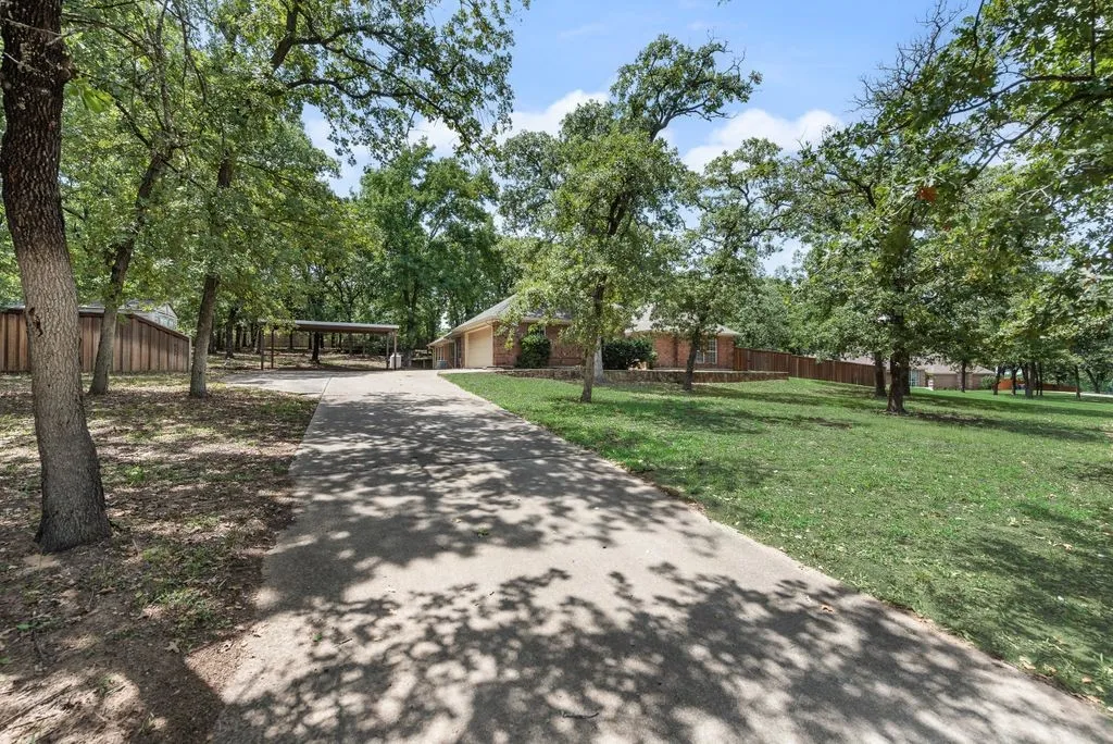 Welcome to 1022 Oak Tree Drive.

