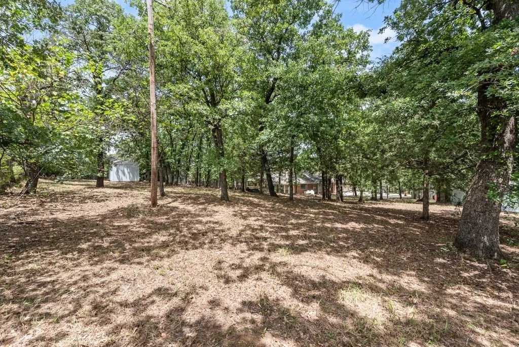 Single Family Residence For Sale in Tarrant County , 1022 Oak Tree Drive, Fort Worth, Texas 76140, 3 Bedroom, 4 Bathroom, 2 Garage spaces, 2,691 Sqft, built in 1991, mls#21348740, Real Estate Agent in Fort Worth, Homes For Sale in Tarrant county, Homes For Sale in Fort Worth, Realtor in Fort Worth Texas, Real Estate Brokerage Independent Realty Texas, Luminita Cordes Realtor