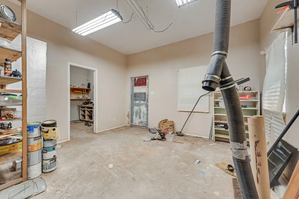 Single Family Residence For Sale in Tarrant County , 1022 Oak Tree Drive, Fort Worth, Texas 76140, 3 Bedroom, 4 Bathroom, 2 Garage spaces, 2,691 Sqft, built in 1991, mls#21348740, Real Estate Agent in Fort Worth, Homes For Sale in Tarrant county, Homes For Sale in Fort Worth, Realtor in Fort Worth Texas, Real Estate Brokerage Independent Realty Texas, Luminita Cordes Realtor