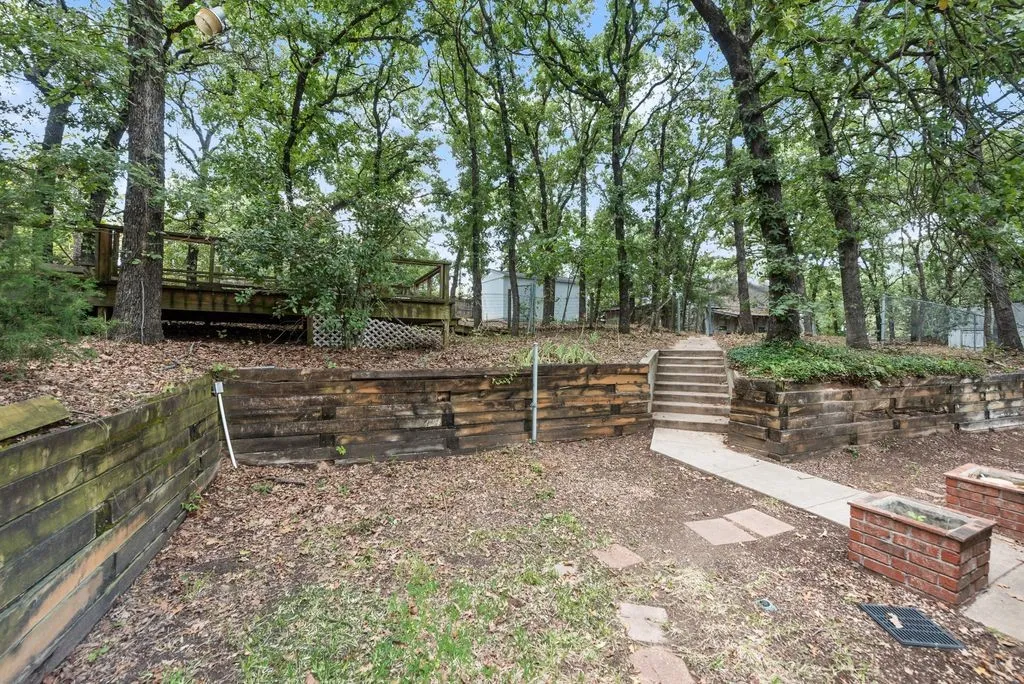 Single Family Residence For Sale in Tarrant County , 1022 Oak Tree Drive, Fort Worth, Texas 76140, 3 Bedroom, 4 Bathroom, 2 Garage spaces, 2,691 Sqft, built in 1991, mls#21348740, Real Estate Agent in Fort Worth, Homes For Sale in Tarrant county, Homes For Sale in Fort Worth, Realtor in Fort Worth Texas, Real Estate Brokerage Independent Realty Texas, Luminita Cordes Realtor