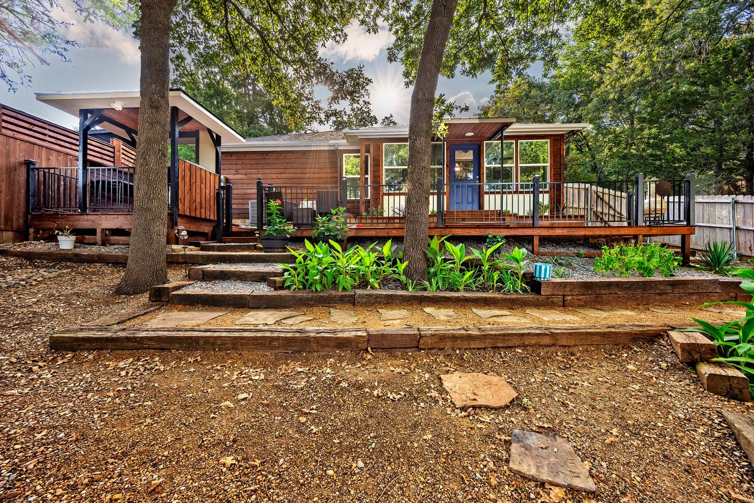 Single Family Residence For Sale in Grayson County , 153 Bridlepath Drive, Pottsboro, Texas 75076, 3 Bedroom, 2 Bathroom, Garage spaces, 1,491 Sqft, built in 2008, mls#21349341, Real Estate Agent in Pottsboro, Homes For Sale in Grayson county, Homes For Sale in Pottsboro, Realtor in Pottsboro Texas, Real Estate Brokerage Independent Realty Texas, Luminita Cordes Realtor