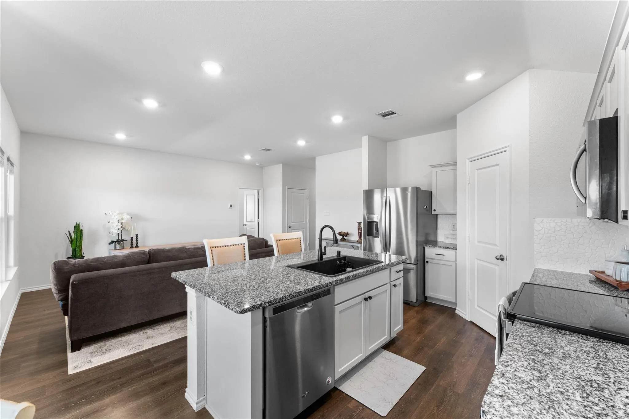 Single Family Residence For Sale in Collin County , 1322 Community Way, Royse City, Texas 75189, 3 Bedroom, 2 Bathroom, 2 Garage spaces, 1,297 Sqft, built in 2021, mls#21349676, Real Estate Agent in Royse City, Homes For Sale in Collin county, Homes For Sale in Royse City, Realtor in Royse City Texas, Real Estate Brokerage Independent Realty Texas, Luminita Cordes Realtor