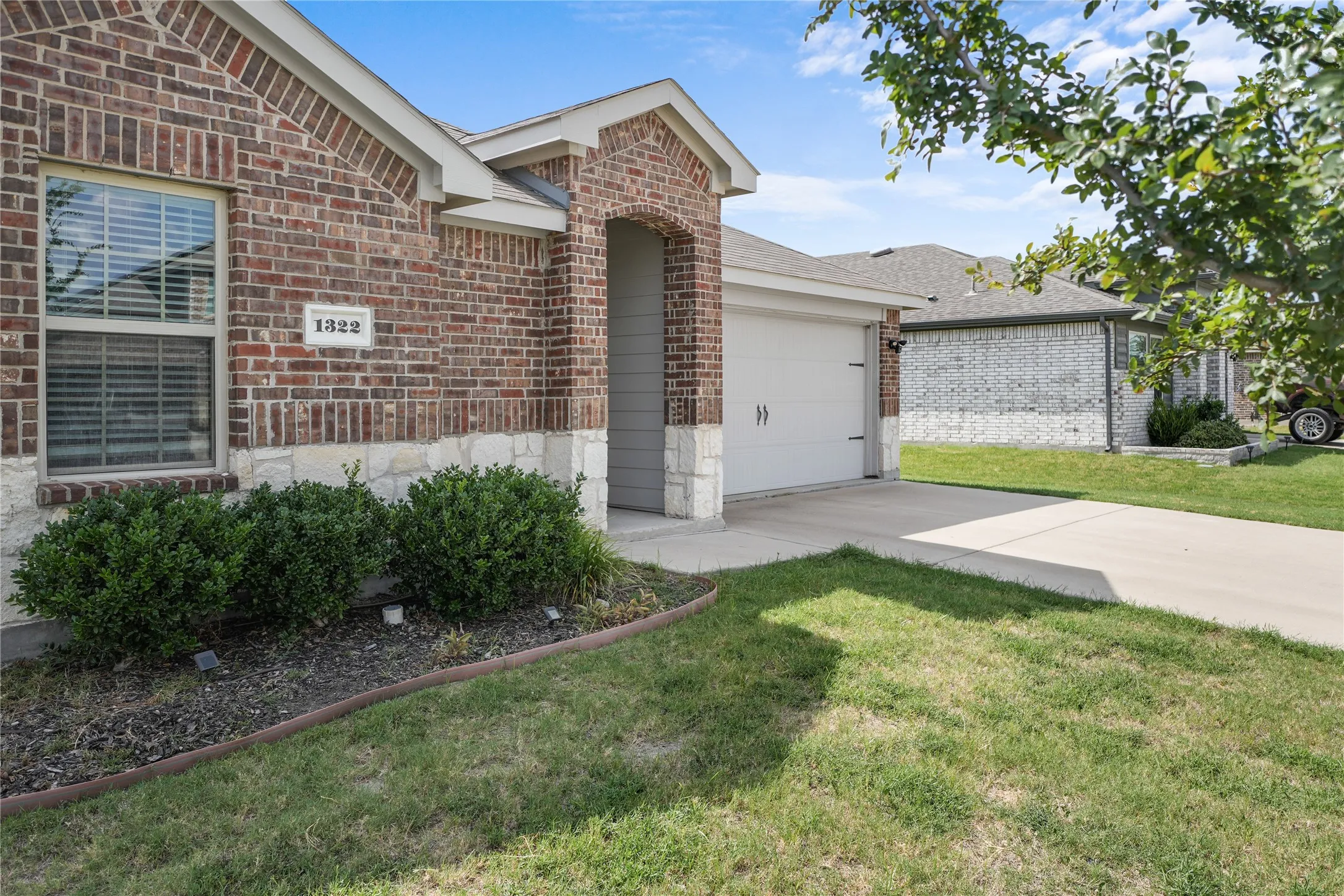 Single Family Residence For Sale in Collin County , 1322 Community Way, Royse City, Texas 75189, 3 Bedroom, 2 Bathroom, 2 Garage spaces, 1,297 Sqft, built in 2021, mls#21349676, Real Estate Agent in Royse City, Homes For Sale in Collin county, Homes For Sale in Royse City, Realtor in Royse City Texas, Real Estate Brokerage Independent Realty Texas, Luminita Cordes Realtor