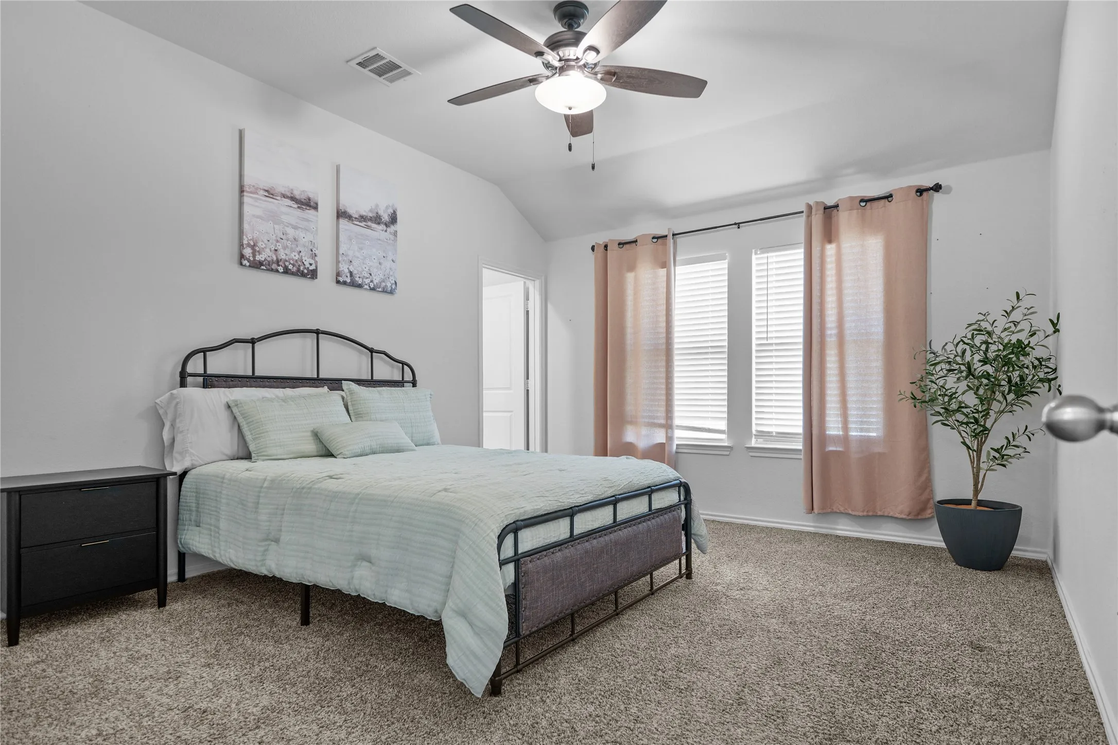 Single Family Residence For Sale in Collin County , 1322 Community Way, Royse City, Texas 75189, 3 Bedroom, 2 Bathroom, 2 Garage spaces, 1,297 Sqft, built in 2021, mls#21349676, Real Estate Agent in Royse City, Homes For Sale in Collin county, Homes For Sale in Royse City, Realtor in Royse City Texas, Real Estate Brokerage Independent Realty Texas, Luminita Cordes Realtor