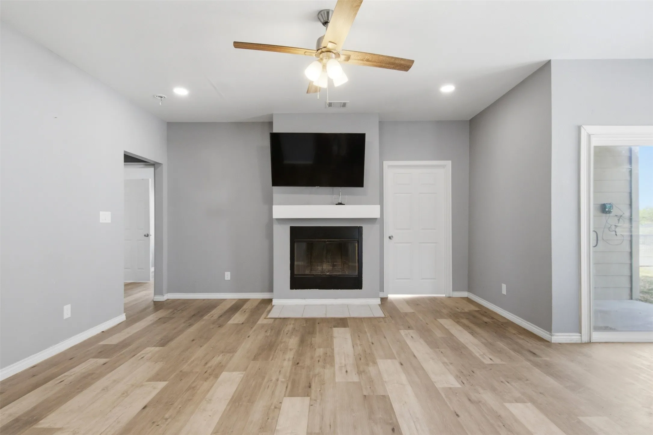 Single Family Residence For Sale in Kaufman County , 6620 Taylor Ranch Loop, Kaufman, Texas 75142, 7 Bedroom, 4 Bathroom, Garage spaces, 3,187 Sqft, built in 2024, mls#21348337, Real Estate Agent in Kaufman, Homes For Sale in Kaufman county, Homes For Sale in Kaufman, Realtor in Kaufman Texas, Real Estate Brokerage Independent Realty Texas, Luminita Cordes Realtor