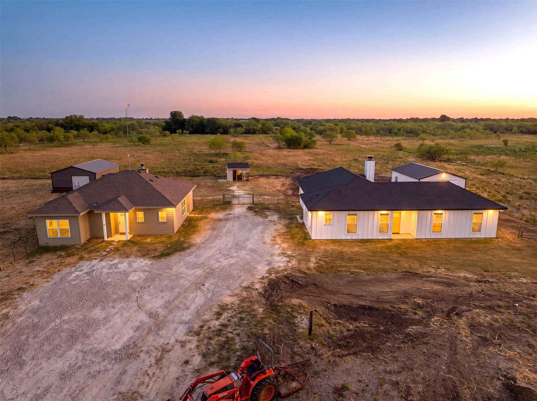 Single Family Residence For Sale in Kaufman County , 6620 Taylor Ranch Loop, Kaufman, Texas 75142, 7 Bedroom, 4 Bathroom, Garage spaces, 3,187 Sqft, built in 2024, mls#21348337, Real Estate Agent in Kaufman, Homes For Sale in Kaufman county, Homes For Sale in Kaufman, Realtor in Kaufman Texas, Real Estate Brokerage Independent Realty Texas, Luminita Cordes Realtor