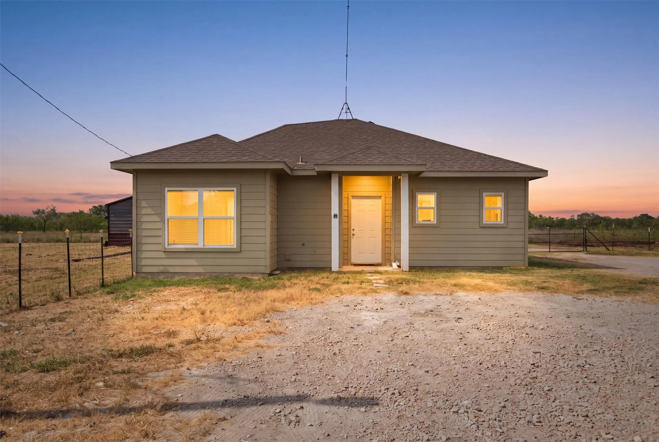 Single Family Residence For Sale in Kaufman County , 6620 Taylor Ranch Loop, Kaufman, Texas 75142, 7 Bedroom, 4 Bathroom, Garage spaces, 3,187 Sqft, built in 2024, mls#21348337, Real Estate Agent in Kaufman, Homes For Sale in Kaufman county, Homes For Sale in Kaufman, Realtor in Kaufman Texas, Real Estate Brokerage Independent Realty Texas, Luminita Cordes Realtor