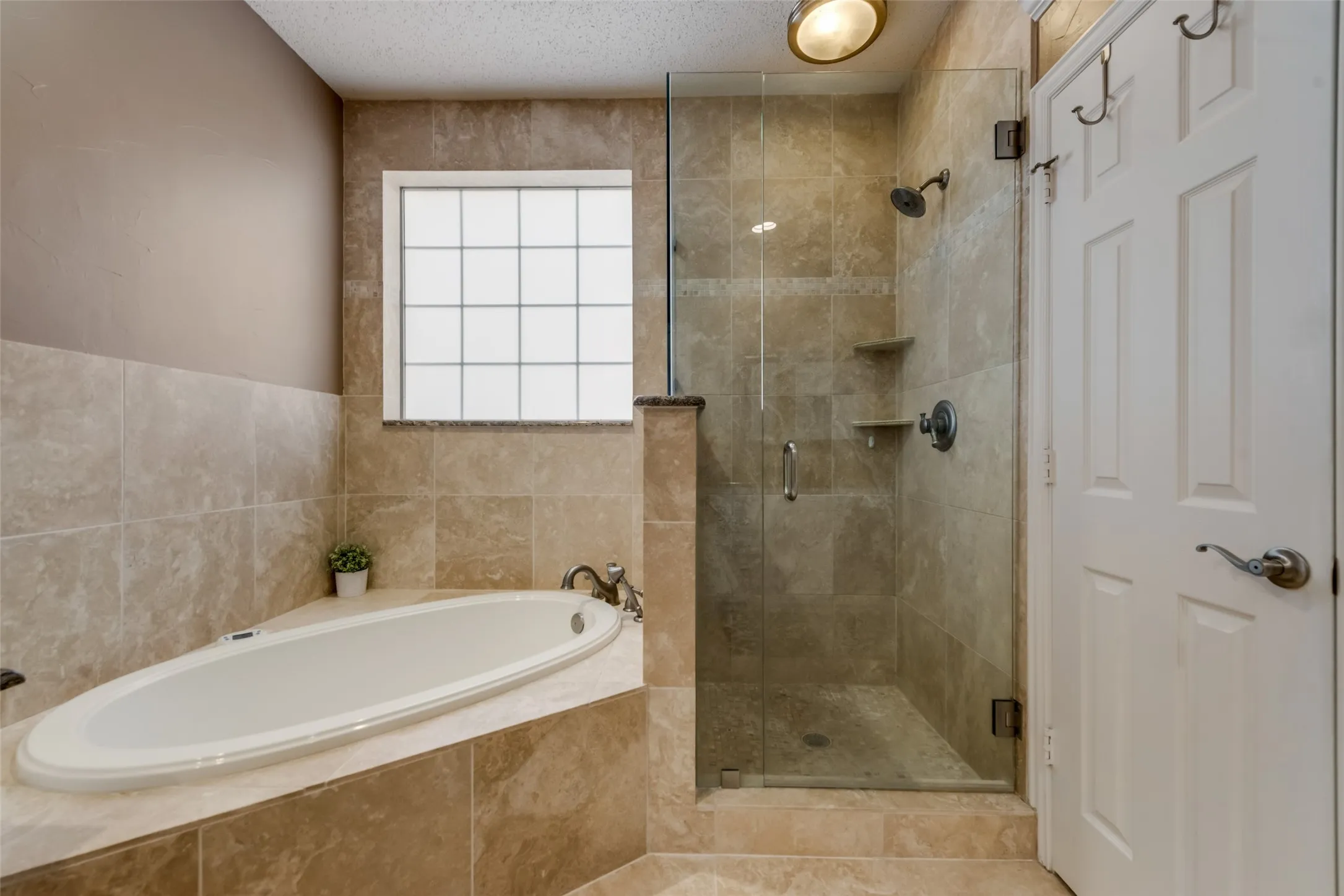 Single Family Residence For Sale in Denton County , 3809 Rockbrook Drive, Carrollton, Texas 75007, 4 Bedroom, 3 Bathroom, 2 Garage spaces, 2,898 Sqft, built in 1993, mls#21349426, Real Estate Agent in Carrollton, Homes For Sale in Denton county, Homes For Sale in Carrollton, Realtor in Carrollton Texas, Real Estate Brokerage Independent Realty Texas, Luminita Cordes Realtor