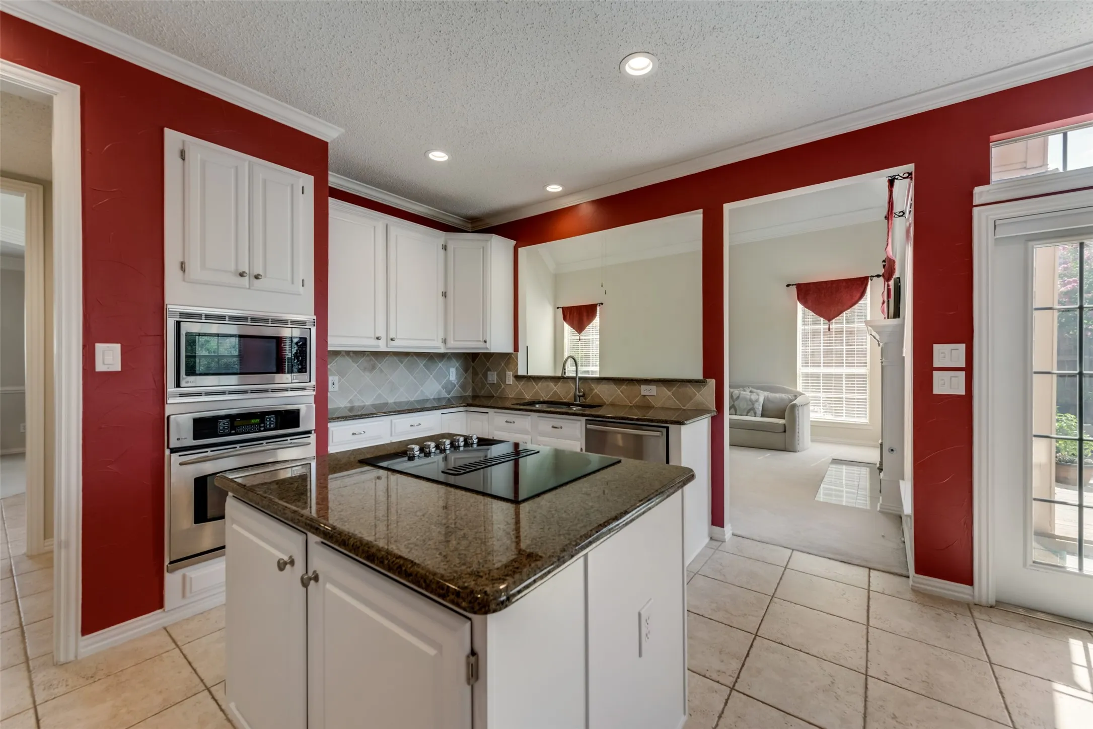 Single Family Residence For Sale in Denton County , 3809 Rockbrook Drive, Carrollton, Texas 75007, 4 Bedroom, 3 Bathroom, 2 Garage spaces, 2,898 Sqft, built in 1993, mls#21349426, Real Estate Agent in Carrollton, Homes For Sale in Denton county, Homes For Sale in Carrollton, Realtor in Carrollton Texas, Real Estate Brokerage Independent Realty Texas, Luminita Cordes Realtor