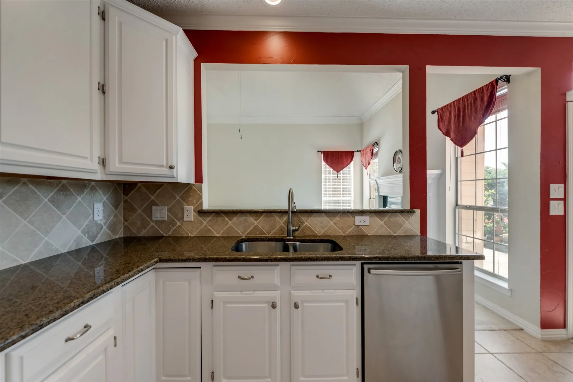 Single Family Residence For Sale in Denton County , 3809 Rockbrook Drive, Carrollton, Texas 75007, 4 Bedroom, 3 Bathroom, 2 Garage spaces, 2,898 Sqft, built in 1993, mls#21349426, Real Estate Agent in Carrollton, Homes For Sale in Denton county, Homes For Sale in Carrollton, Realtor in Carrollton Texas, Real Estate Brokerage Independent Realty Texas, Luminita Cordes Realtor