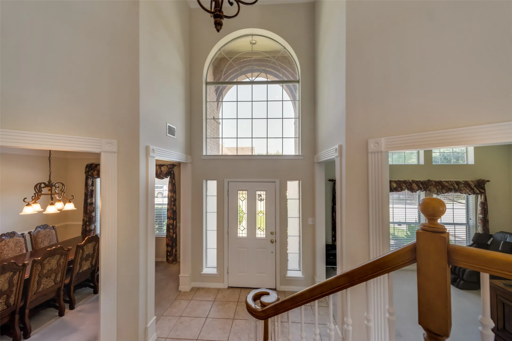 Single Family Residence For Sale in Denton County , 3809 Rockbrook Drive, Carrollton, Texas 75007, 4 Bedroom, 3 Bathroom, 2 Garage spaces, 2,898 Sqft, built in 1993, mls#21349426, Real Estate Agent in Carrollton, Homes For Sale in Denton county, Homes For Sale in Carrollton, Realtor in Carrollton Texas, Real Estate Brokerage Independent Realty Texas, Luminita Cordes Realtor