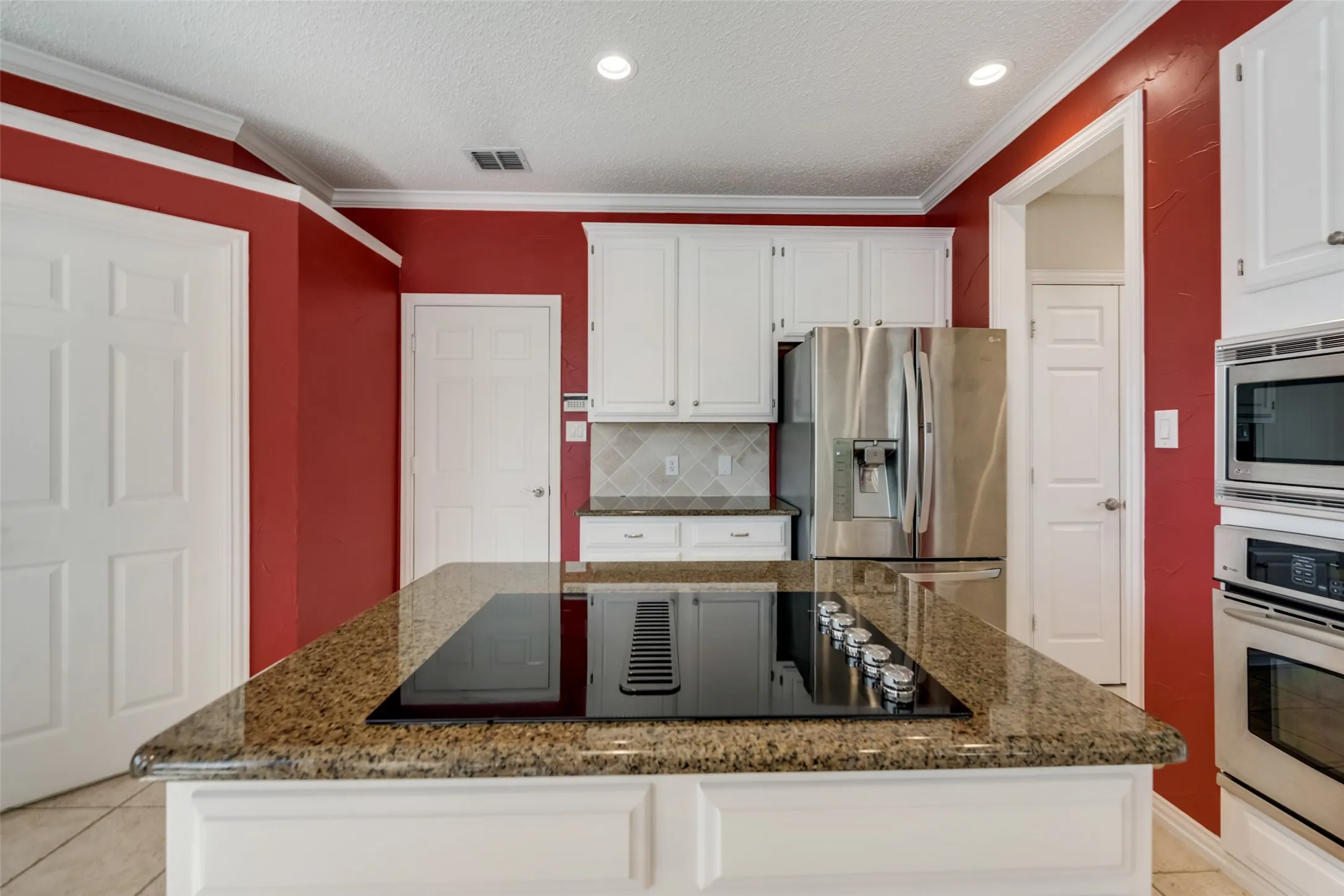 Single Family Residence For Sale in Denton County , 3809 Rockbrook Drive, Carrollton, Texas 75007, 4 Bedroom, 3 Bathroom, 2 Garage spaces, 2,898 Sqft, built in 1993, mls#21349426, Real Estate Agent in Carrollton, Homes For Sale in Denton county, Homes For Sale in Carrollton, Realtor in Carrollton Texas, Real Estate Brokerage Independent Realty Texas, Luminita Cordes Realtor