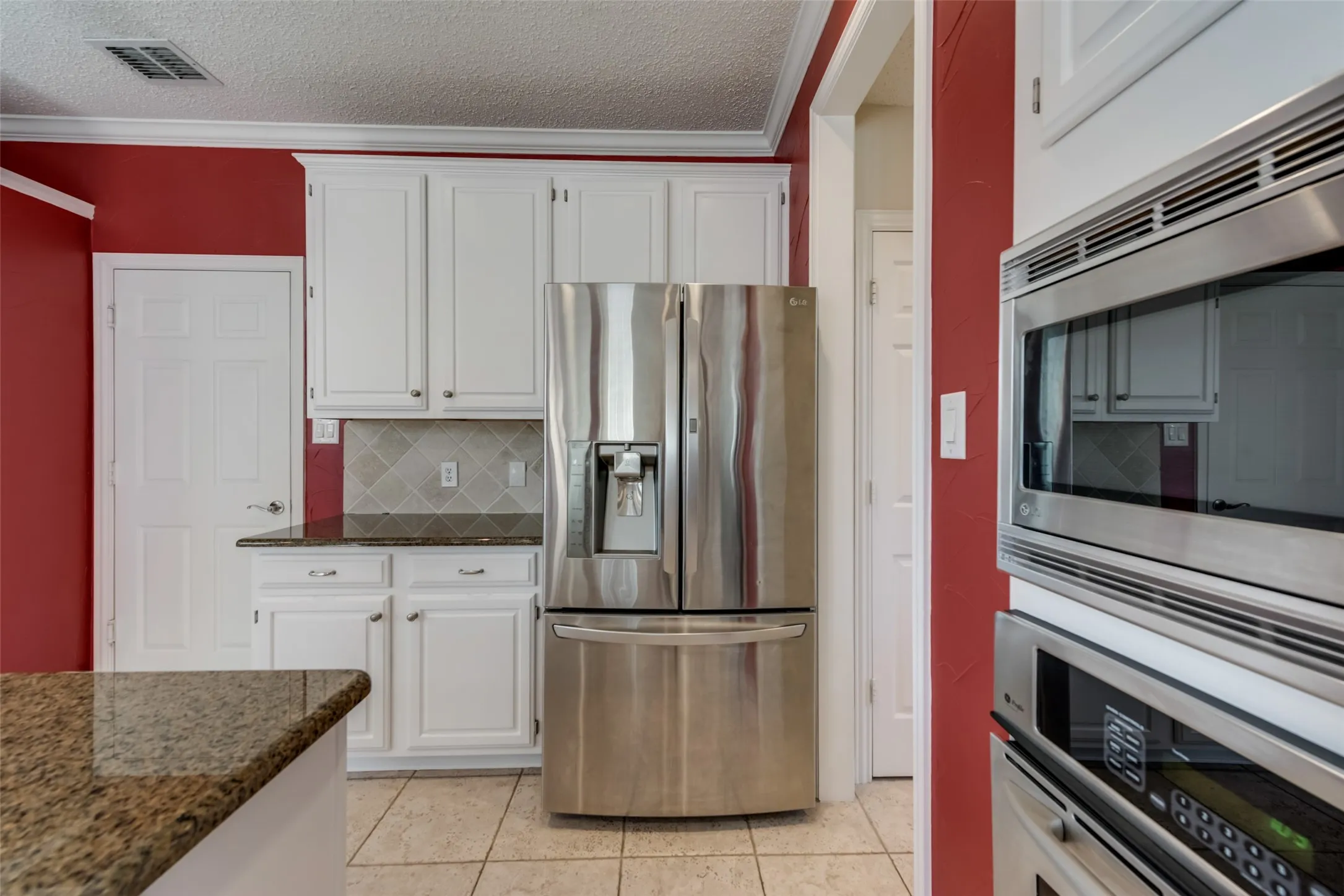 Single Family Residence For Sale in Denton County , 3809 Rockbrook Drive, Carrollton, Texas 75007, 4 Bedroom, 3 Bathroom, 2 Garage spaces, 2,898 Sqft, built in 1993, mls#21349426, Real Estate Agent in Carrollton, Homes For Sale in Denton county, Homes For Sale in Carrollton, Realtor in Carrollton Texas, Real Estate Brokerage Independent Realty Texas, Luminita Cordes Realtor