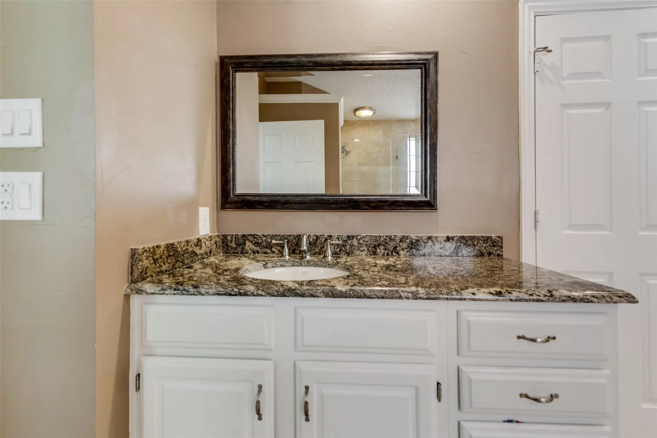 Single Family Residence For Sale in Denton County , 3809 Rockbrook Drive, Carrollton, Texas 75007, 4 Bedroom, 3 Bathroom, 2 Garage spaces, 2,898 Sqft, built in 1993, mls#21349426, Real Estate Agent in Carrollton, Homes For Sale in Denton county, Homes For Sale in Carrollton, Realtor in Carrollton Texas, Real Estate Brokerage Independent Realty Texas, Luminita Cordes Realtor