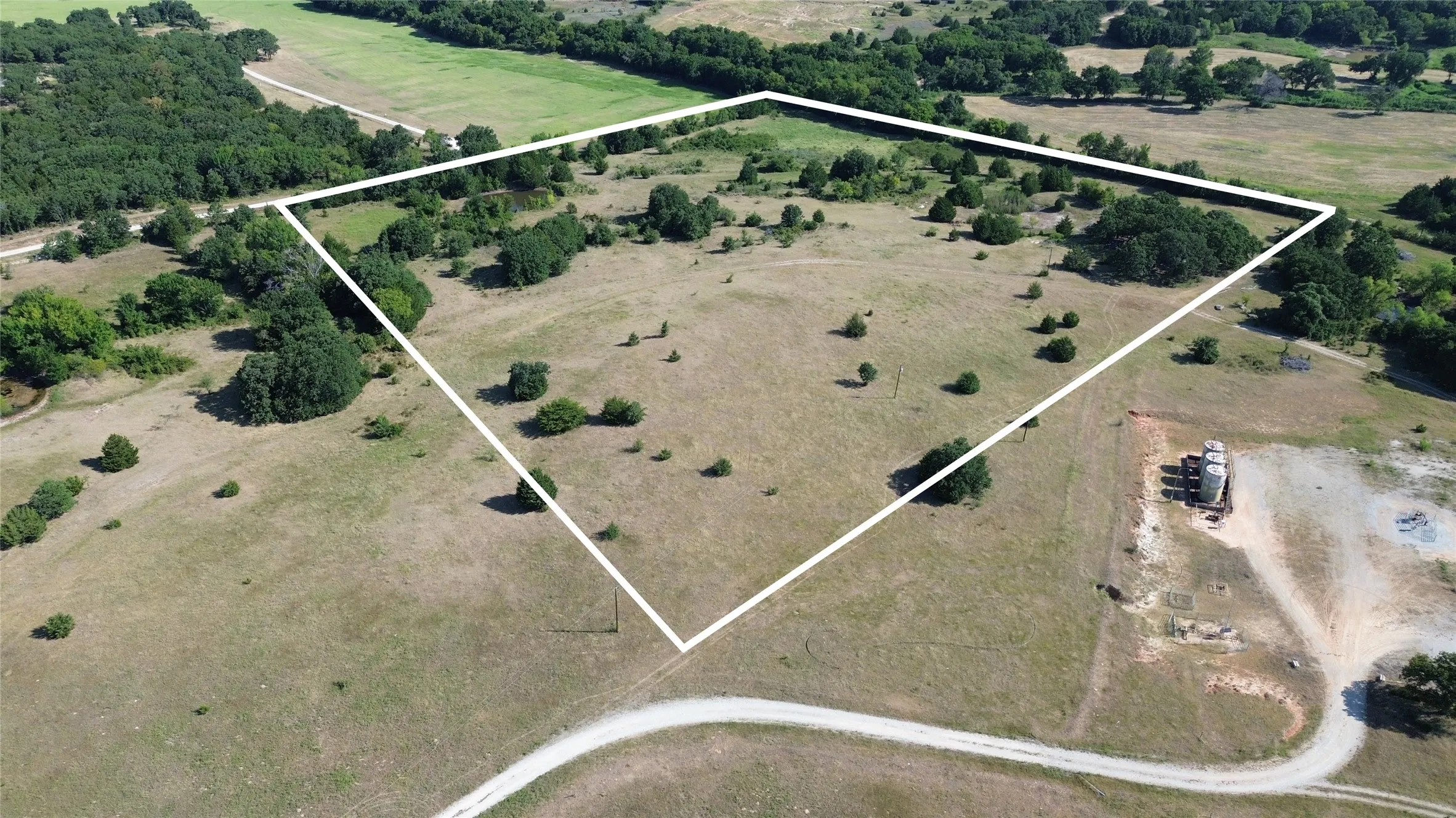 Improved Land For Sale in Montague County , Tract 3 Well Service Road, Bowie, Texas 76230, 0, 0, Garage spaces, 0 Sqft, built in 0, mls#21349683, Real Estate Agent in Bowie, Homes For Sale in Montague county, Homes For Sale in Bowie, Realtor in Bowie Texas, Real Estate Brokerage Independent Realty Texas, Luminita Cordes Realtor