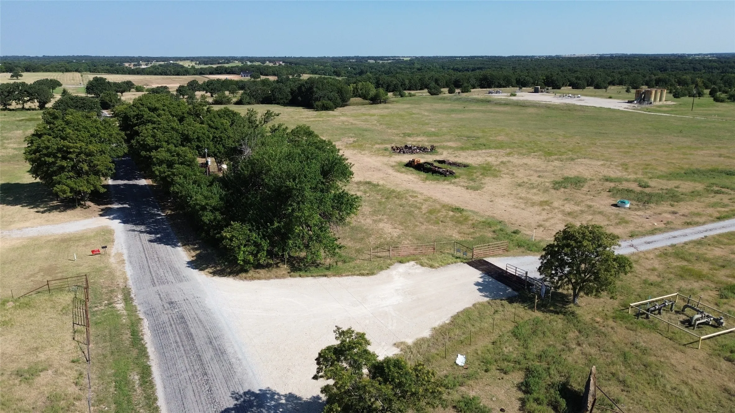 Entrance off of Well Service Rd.