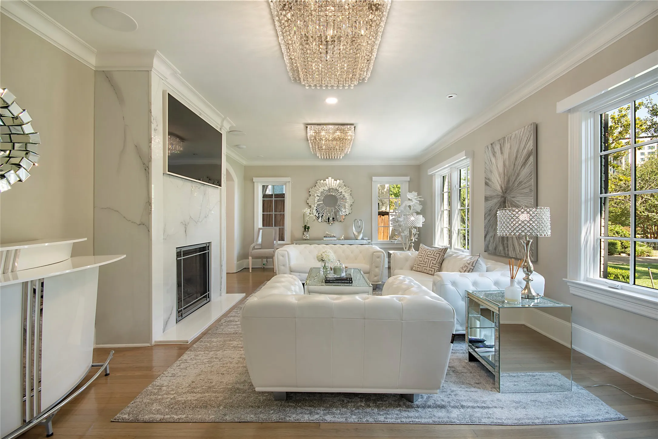 Single Family Residence For Sale in Dallas County , 3210 Beverly Drive, Highland Park, Texas 75205, 6 Bedroom, 7 Bathroom, 2 Garage spaces, 5,969 Sqft, built in 1941, mls#21349580, Real Estate Agent in Highland Park, Homes For Sale in Dallas county, Homes For Sale in Highland Park, Realtor in Highland Park Texas, Real Estate Brokerage Independent Realty Texas, Luminita Cordes Realtor