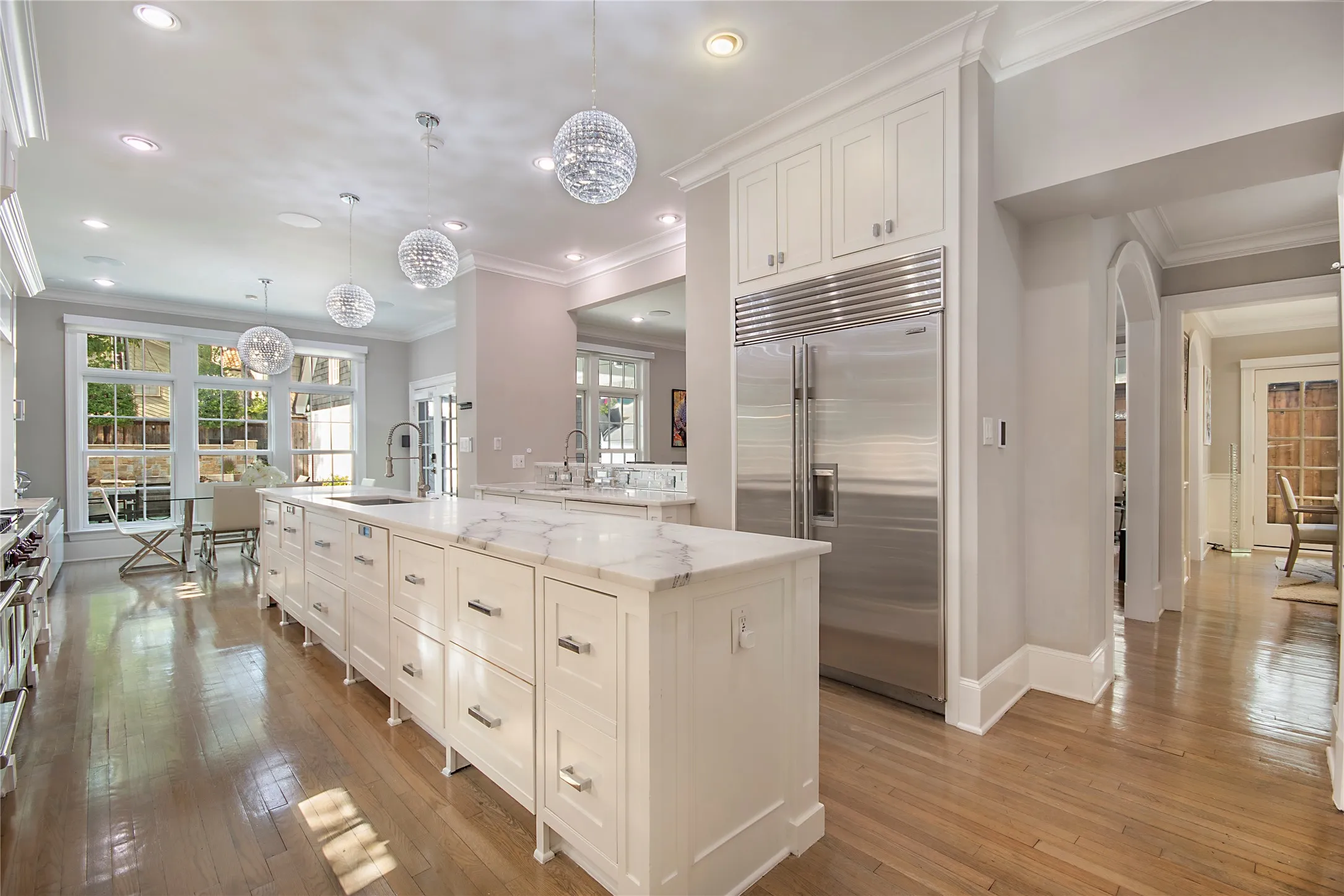 Single Family Residence For Sale in Dallas County , 3210 Beverly Drive, Highland Park, Texas 75205, 6 Bedroom, 7 Bathroom, 2 Garage spaces, 5,969 Sqft, built in 1941, mls#21349580, Real Estate Agent in Highland Park, Homes For Sale in Dallas county, Homes For Sale in Highland Park, Realtor in Highland Park Texas, Real Estate Brokerage Independent Realty Texas, Luminita Cordes Realtor