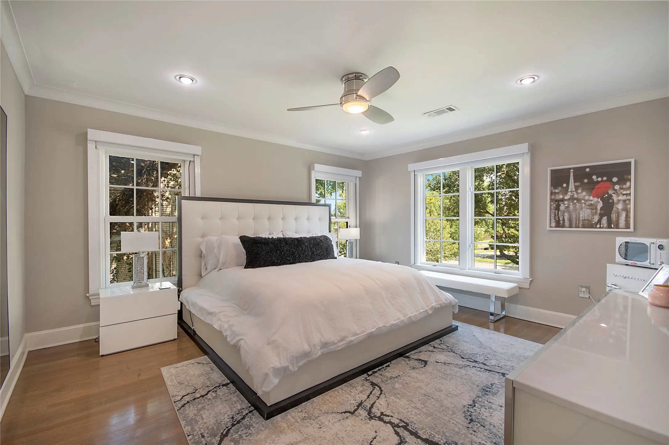 Single Family Residence For Sale in Dallas County , 3210 Beverly Drive, Highland Park, Texas 75205, 6 Bedroom, 7 Bathroom, 2 Garage spaces, 5,969 Sqft, built in 1941, mls#21349580, Real Estate Agent in Highland Park, Homes For Sale in Dallas county, Homes For Sale in Highland Park, Realtor in Highland Park Texas, Real Estate Brokerage Independent Realty Texas, Luminita Cordes Realtor