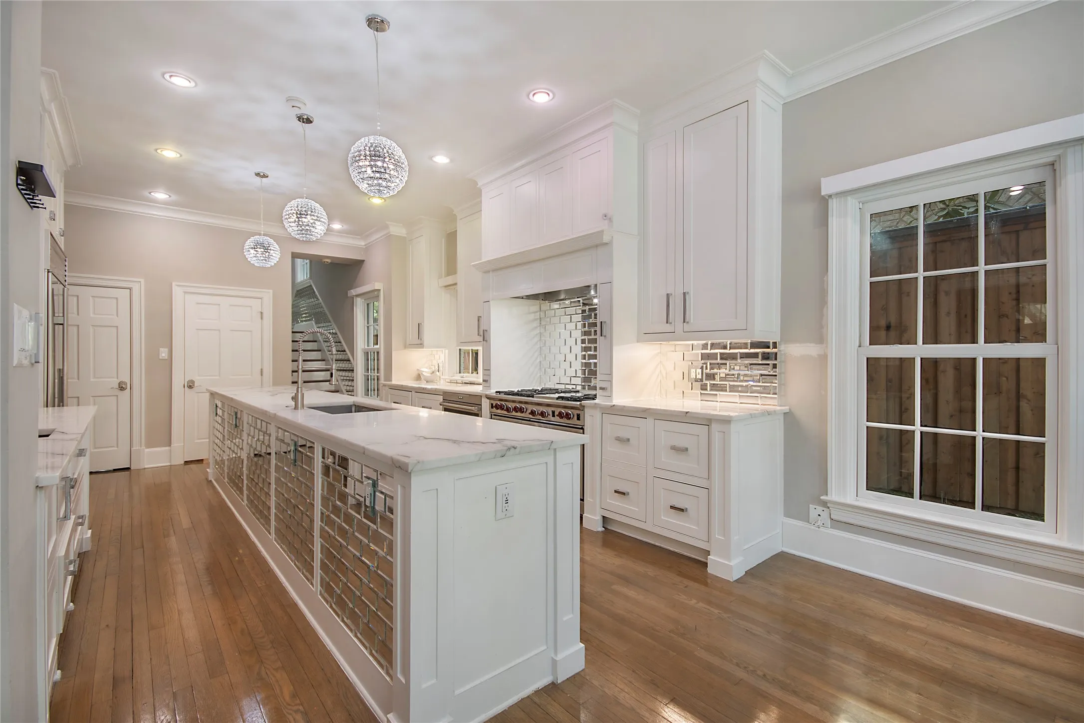 Single Family Residence For Sale in Dallas County , 3210 Beverly Drive, Highland Park, Texas 75205, 6 Bedroom, 7 Bathroom, 2 Garage spaces, 5,969 Sqft, built in 1941, mls#21349580, Real Estate Agent in Highland Park, Homes For Sale in Dallas county, Homes For Sale in Highland Park, Realtor in Highland Park Texas, Real Estate Brokerage Independent Realty Texas, Luminita Cordes Realtor