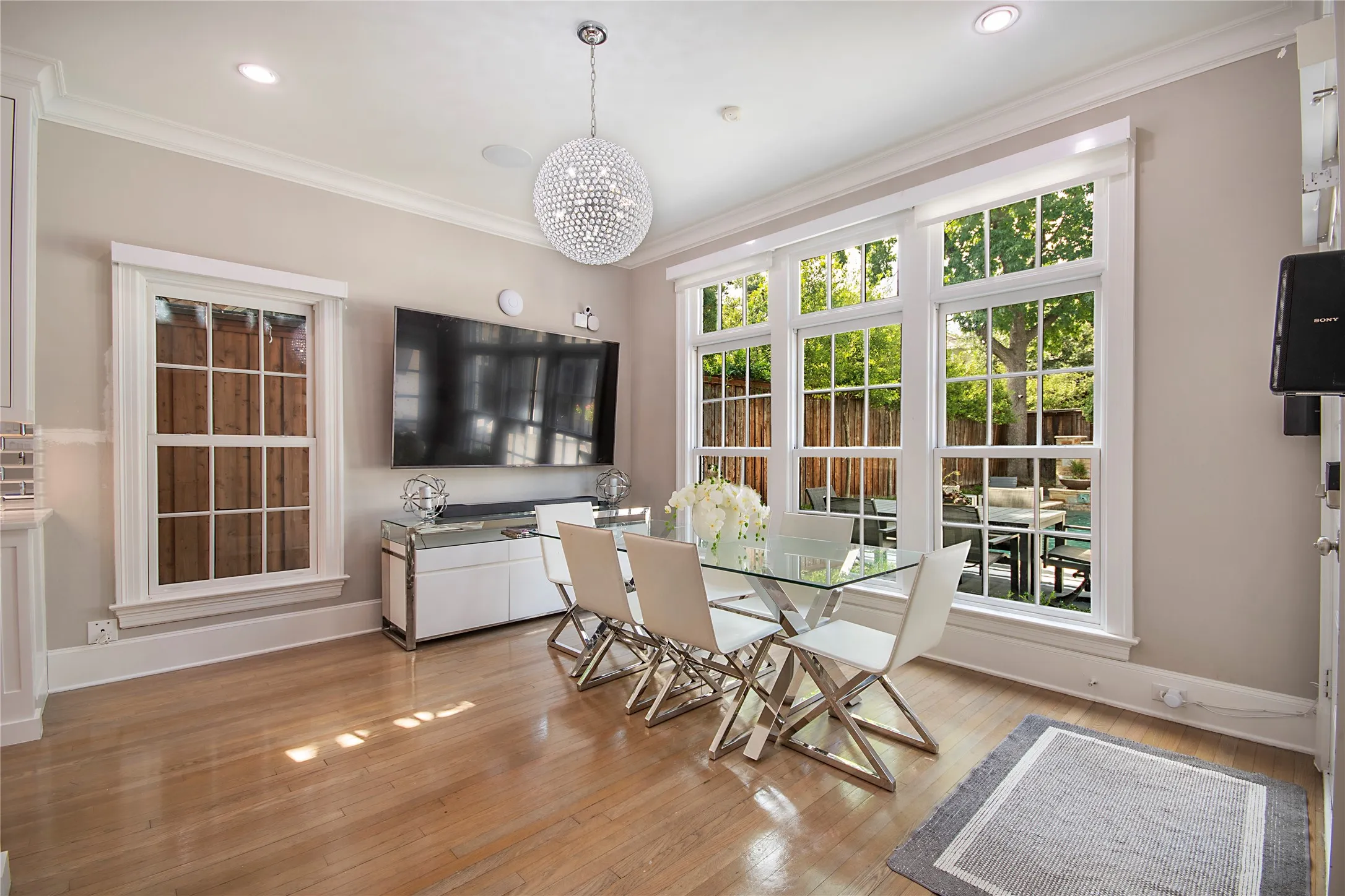 Single Family Residence For Sale in Dallas County , 3210 Beverly Drive, Highland Park, Texas 75205, 6 Bedroom, 7 Bathroom, 2 Garage spaces, 5,969 Sqft, built in 1941, mls#21349580, Real Estate Agent in Highland Park, Homes For Sale in Dallas county, Homes For Sale in Highland Park, Realtor in Highland Park Texas, Real Estate Brokerage Independent Realty Texas, Luminita Cordes Realtor