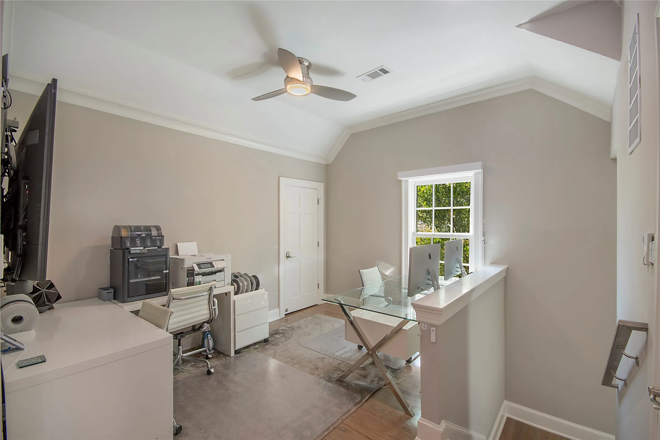 Single Family Residence For Sale in Dallas County , 3210 Beverly Drive, Highland Park, Texas 75205, 6 Bedroom, 7 Bathroom, 2 Garage spaces, 5,969 Sqft, built in 1941, mls#21349580, Real Estate Agent in Highland Park, Homes For Sale in Dallas county, Homes For Sale in Highland Park, Realtor in Highland Park Texas, Real Estate Brokerage Independent Realty Texas, Luminita Cordes Realtor