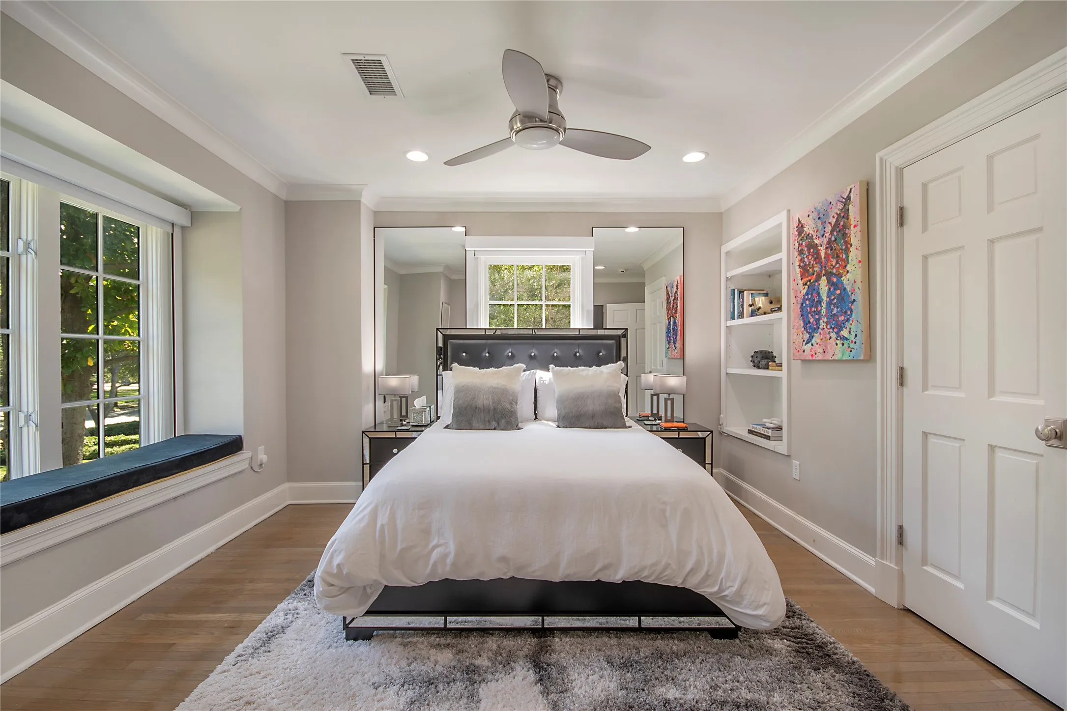 Single Family Residence For Sale in Dallas County , 3210 Beverly Drive, Highland Park, Texas 75205, 6 Bedroom, 7 Bathroom, 2 Garage spaces, 5,969 Sqft, built in 1941, mls#21349580, Real Estate Agent in Highland Park, Homes For Sale in Dallas county, Homes For Sale in Highland Park, Realtor in Highland Park Texas, Real Estate Brokerage Independent Realty Texas, Luminita Cordes Realtor