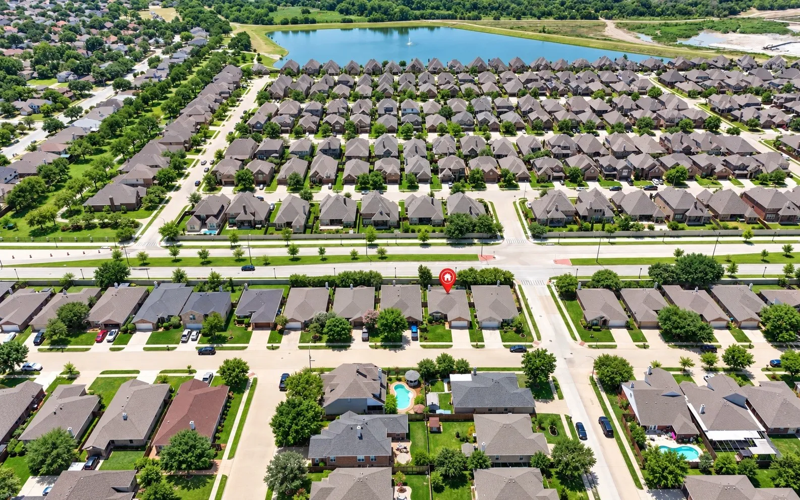 Single Family Residence For Sale in Tarrant County , 8404 Bowspirit Lane, Fort Worth, Texas 76053, 3 Bedroom, 2 Bathroom, 2 Garage spaces, 1,546 Sqft, built in 2003, mls#21348659, Real Estate Agent in Fort Worth, Homes For Sale in Tarrant county, Homes For Sale in Fort Worth, Realtor in Fort Worth Texas, Real Estate Brokerage Independent Realty Texas, Luminita Cordes Realtor