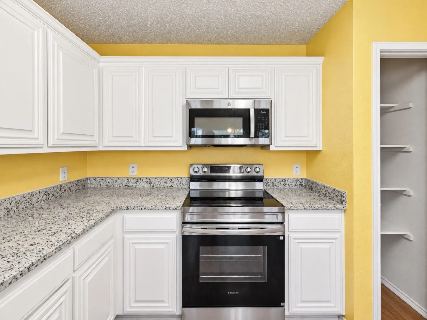 Single Family Residence For Sale in Tarrant County , 8404 Bowspirit Lane, Fort Worth, Texas 76053, 3 Bedroom, 2 Bathroom, 2 Garage spaces, 1,546 Sqft, built in 2003, mls#21348659, Real Estate Agent in Fort Worth, Homes For Sale in Tarrant county, Homes For Sale in Fort Worth, Realtor in Fort Worth Texas, Real Estate Brokerage Independent Realty Texas, Luminita Cordes Realtor
