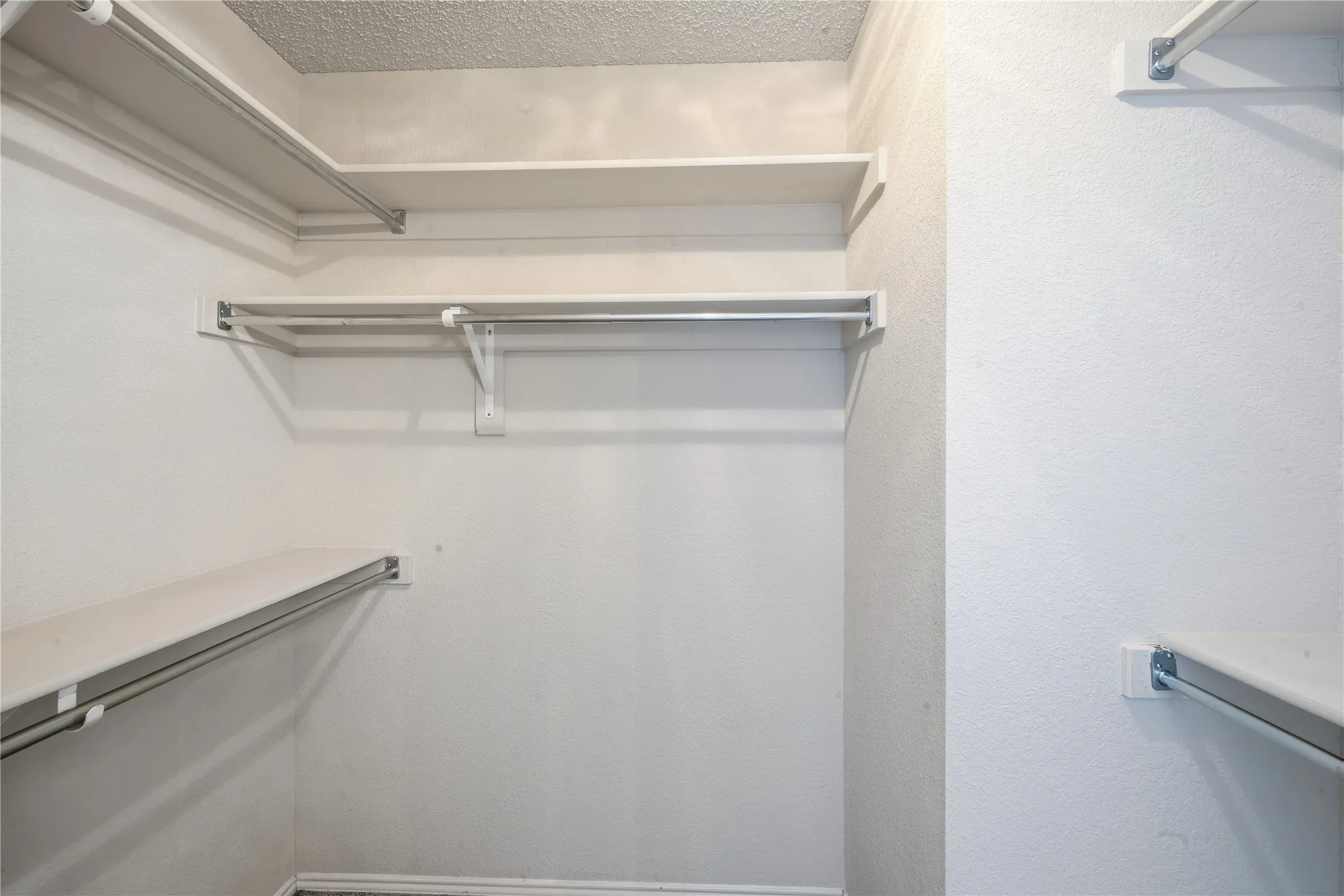 Single Family Residence For Sale in Tarrant County , 8404 Bowspirit Lane, Fort Worth, Texas 76053, 3 Bedroom, 2 Bathroom, 2 Garage spaces, 1,546 Sqft, built in 2003, mls#21348659, Real Estate Agent in Fort Worth, Homes For Sale in Tarrant county, Homes For Sale in Fort Worth, Realtor in Fort Worth Texas, Real Estate Brokerage Independent Realty Texas, Luminita Cordes Realtor