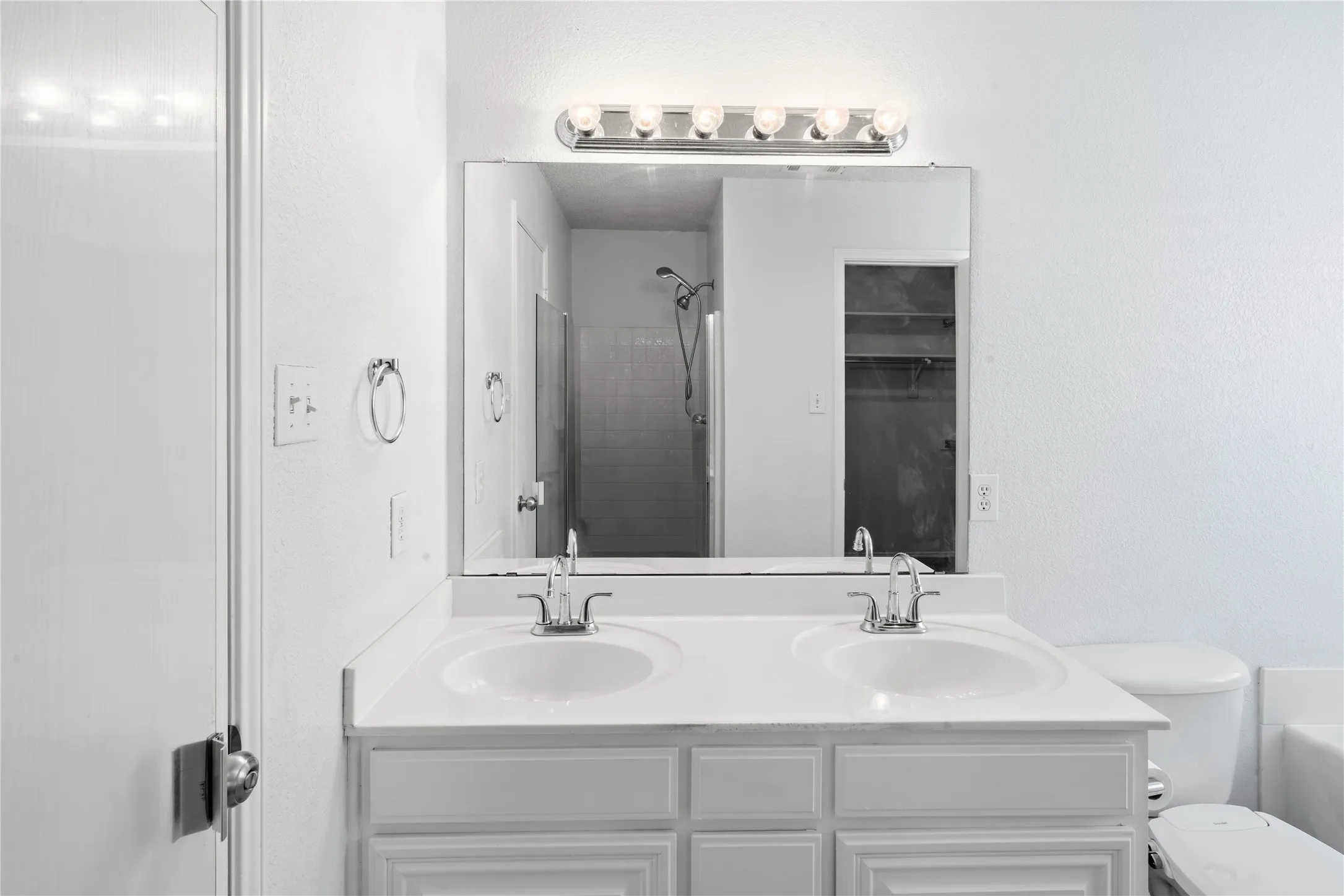 Single Family Residence For Sale in Tarrant County , 8404 Bowspirit Lane, Fort Worth, Texas 76053, 3 Bedroom, 2 Bathroom, 2 Garage spaces, 1,546 Sqft, built in 2003, mls#21348659, Real Estate Agent in Fort Worth, Homes For Sale in Tarrant county, Homes For Sale in Fort Worth, Realtor in Fort Worth Texas, Real Estate Brokerage Independent Realty Texas, Luminita Cordes Realtor