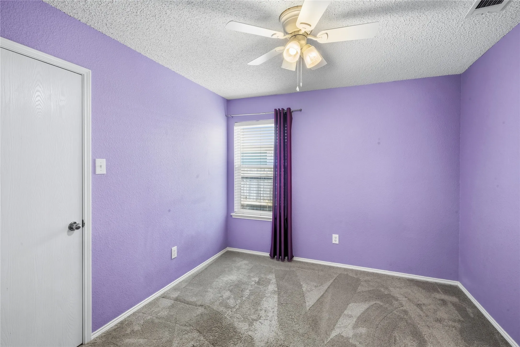 Single Family Residence For Sale in Tarrant County , 8404 Bowspirit Lane, Fort Worth, Texas 76053, 3 Bedroom, 2 Bathroom, 2 Garage spaces, 1,546 Sqft, built in 2003, mls#21348659, Real Estate Agent in Fort Worth, Homes For Sale in Tarrant county, Homes For Sale in Fort Worth, Realtor in Fort Worth Texas, Real Estate Brokerage Independent Realty Texas, Luminita Cordes Realtor