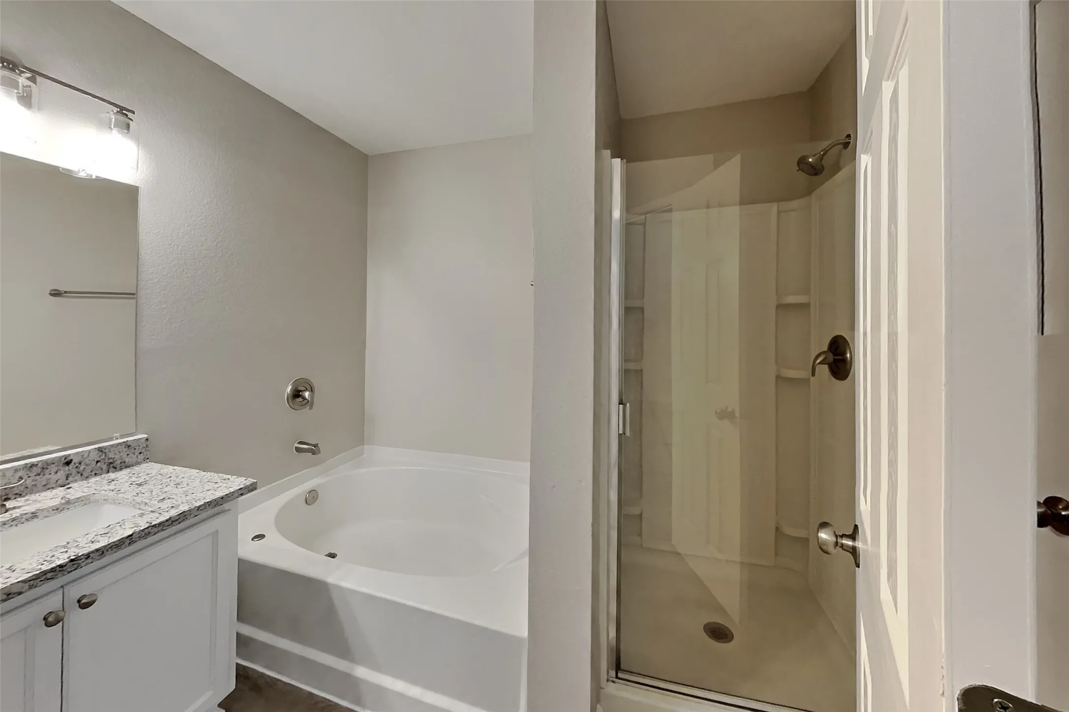 Single Family Residence For Rent in Rockwall County , 2903 Lake Vista Drive, Wylie, Texas 75098, 4 Bedroom, 3 Bathroom, 2 Garage spaces, 2,293 Sqft, built in 2005, mls#21349710, Real Estate Agent in Wylie, Homes For Rent in Rockwall county, Homes For Rent in Wylie, Realtor in Wylie Texas, Real Estate Brokerage Independent Realty Texas, Luminita Cordes Realtor