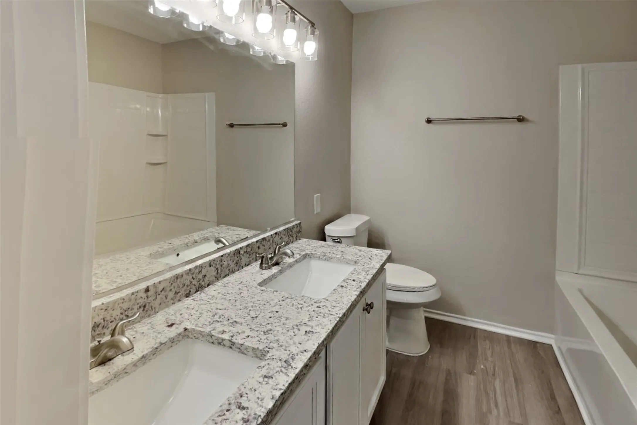 Single Family Residence For Rent in Rockwall County , 2903 Lake Vista Drive, Wylie, Texas 75098, 4 Bedroom, 3 Bathroom, 2 Garage spaces, 2,293 Sqft, built in 2005, mls#21349710, Real Estate Agent in Wylie, Homes For Rent in Rockwall county, Homes For Rent in Wylie, Realtor in Wylie Texas, Real Estate Brokerage Independent Realty Texas, Luminita Cordes Realtor
