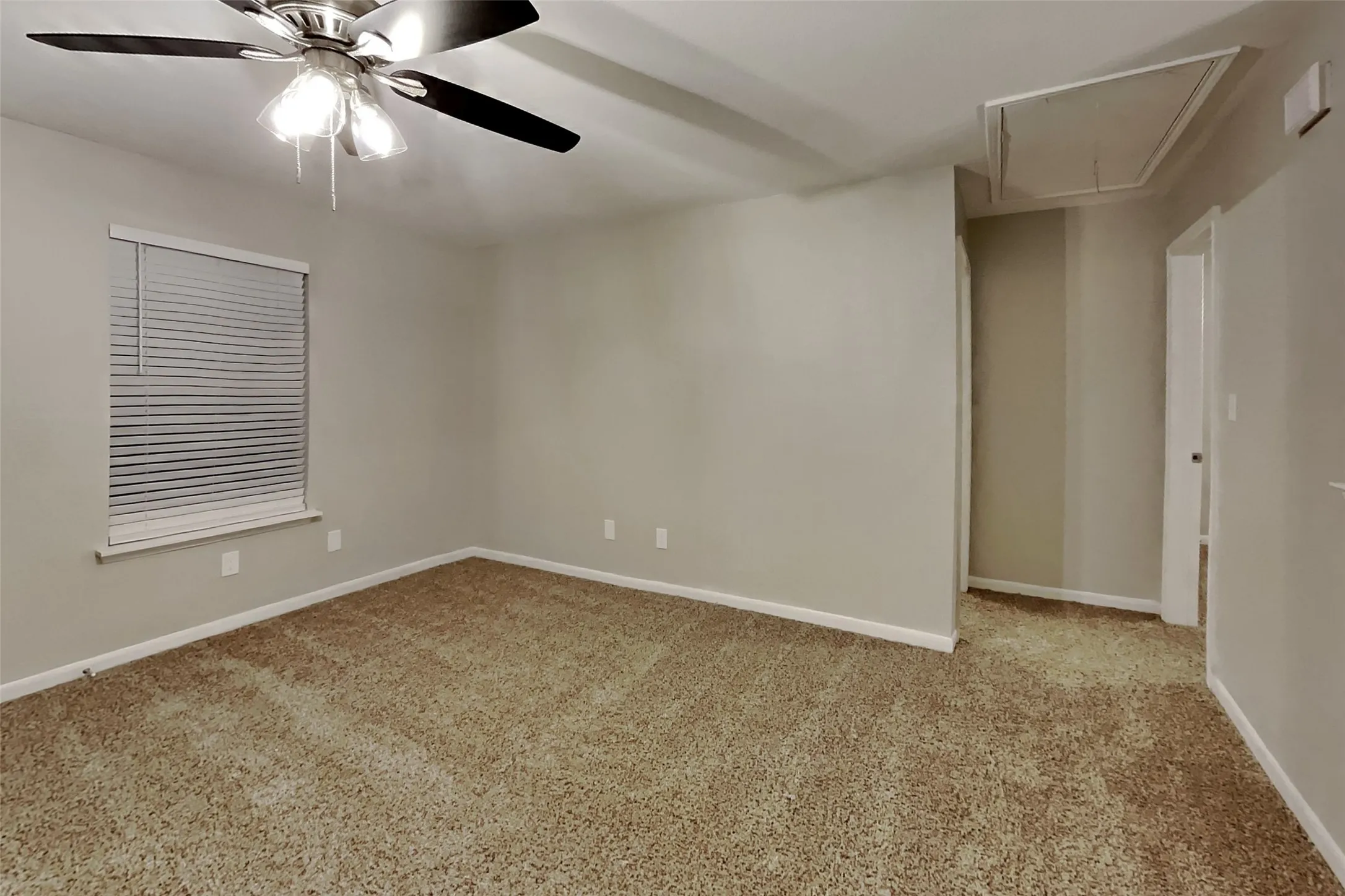 Single Family Residence For Rent in Dallas County , 7202 Gillon Drive, Rowlett, Texas 75089, 4 Bedroom, 3 Bathroom, 2 Garage spaces, 2,894 Sqft, built in 1993, mls#21349714, Real Estate Agent in Rowlett, Homes For Rent in Dallas county, Homes For Rent in Rowlett, Realtor in Rowlett Texas, Real Estate Brokerage Independent Realty Texas, Luminita Cordes Realtor
