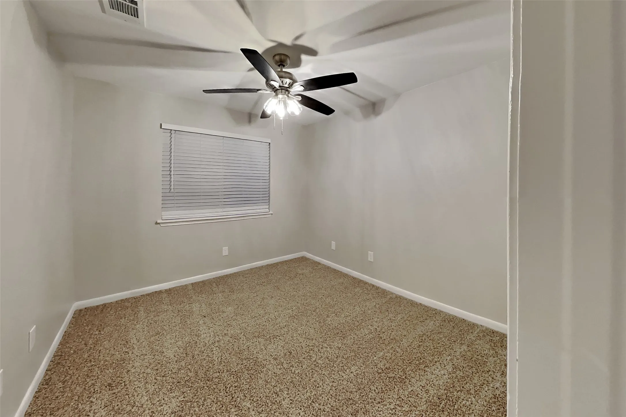 Single Family Residence For Rent in Dallas County , 7202 Gillon Drive, Rowlett, Texas 75089, 4 Bedroom, 3 Bathroom, 2 Garage spaces, 2,894 Sqft, built in 1993, mls#21349714, Real Estate Agent in Rowlett, Homes For Rent in Dallas county, Homes For Rent in Rowlett, Realtor in Rowlett Texas, Real Estate Brokerage Independent Realty Texas, Luminita Cordes Realtor