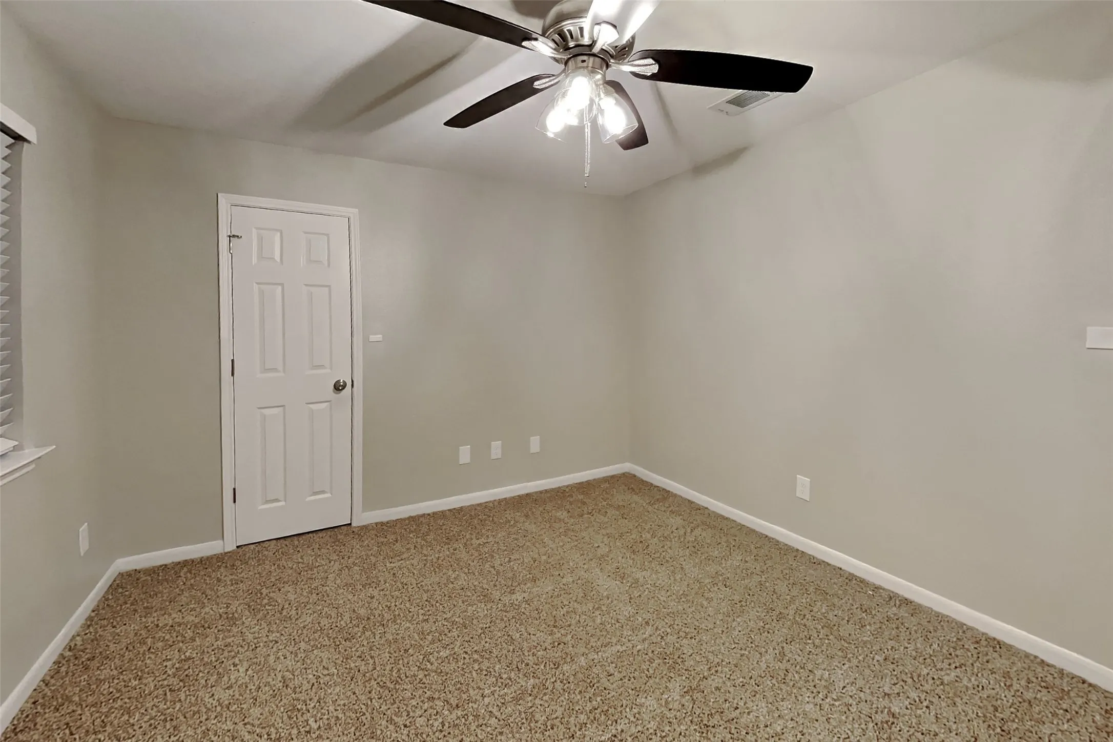 Single Family Residence For Rent in Dallas County , 7202 Gillon Drive, Rowlett, Texas 75089, 4 Bedroom, 3 Bathroom, 2 Garage spaces, 2,894 Sqft, built in 1993, mls#21349714, Real Estate Agent in Rowlett, Homes For Rent in Dallas county, Homes For Rent in Rowlett, Realtor in Rowlett Texas, Real Estate Brokerage Independent Realty Texas, Luminita Cordes Realtor
