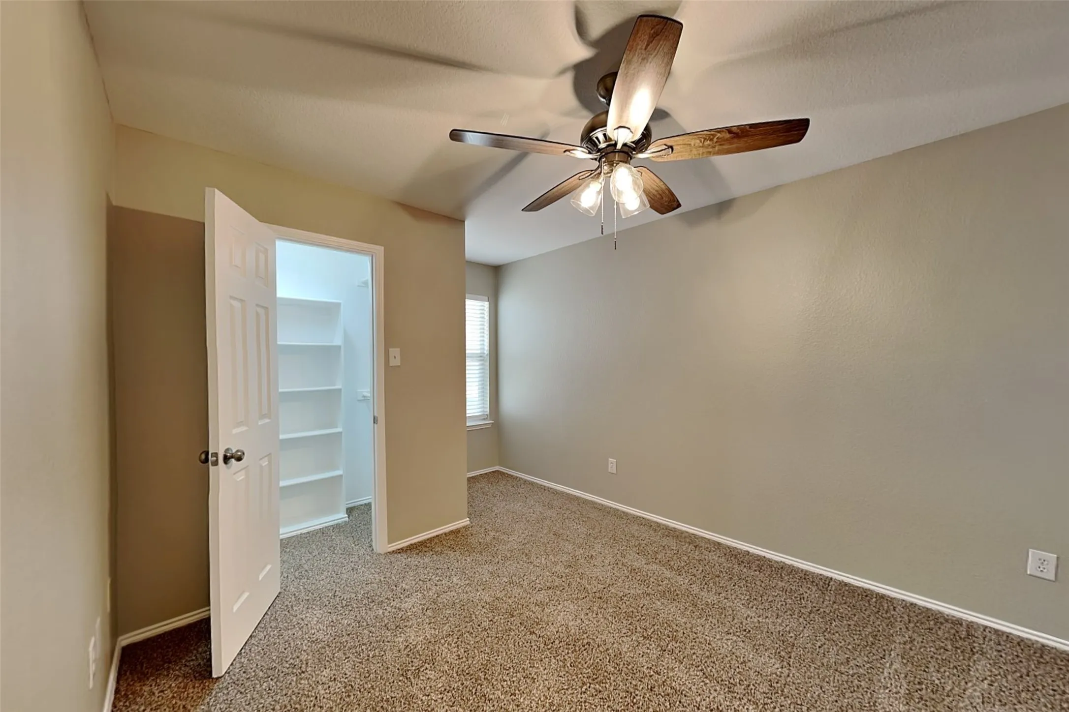 Single Family Residence For Rent in Tarrant County , 11736 Cottontail Drive, Fort Worth, Texas 76244, 3 Bedroom, 2 Bathroom, 2 Garage spaces, 1,408 Sqft, built in 2003, mls#21349715, Real Estate Agent in Fort Worth, Homes For Rent in Tarrant county, Homes For Rent in Fort Worth, Realtor in Fort Worth Texas, Real Estate Brokerage Independent Realty Texas, Luminita Cordes Realtor